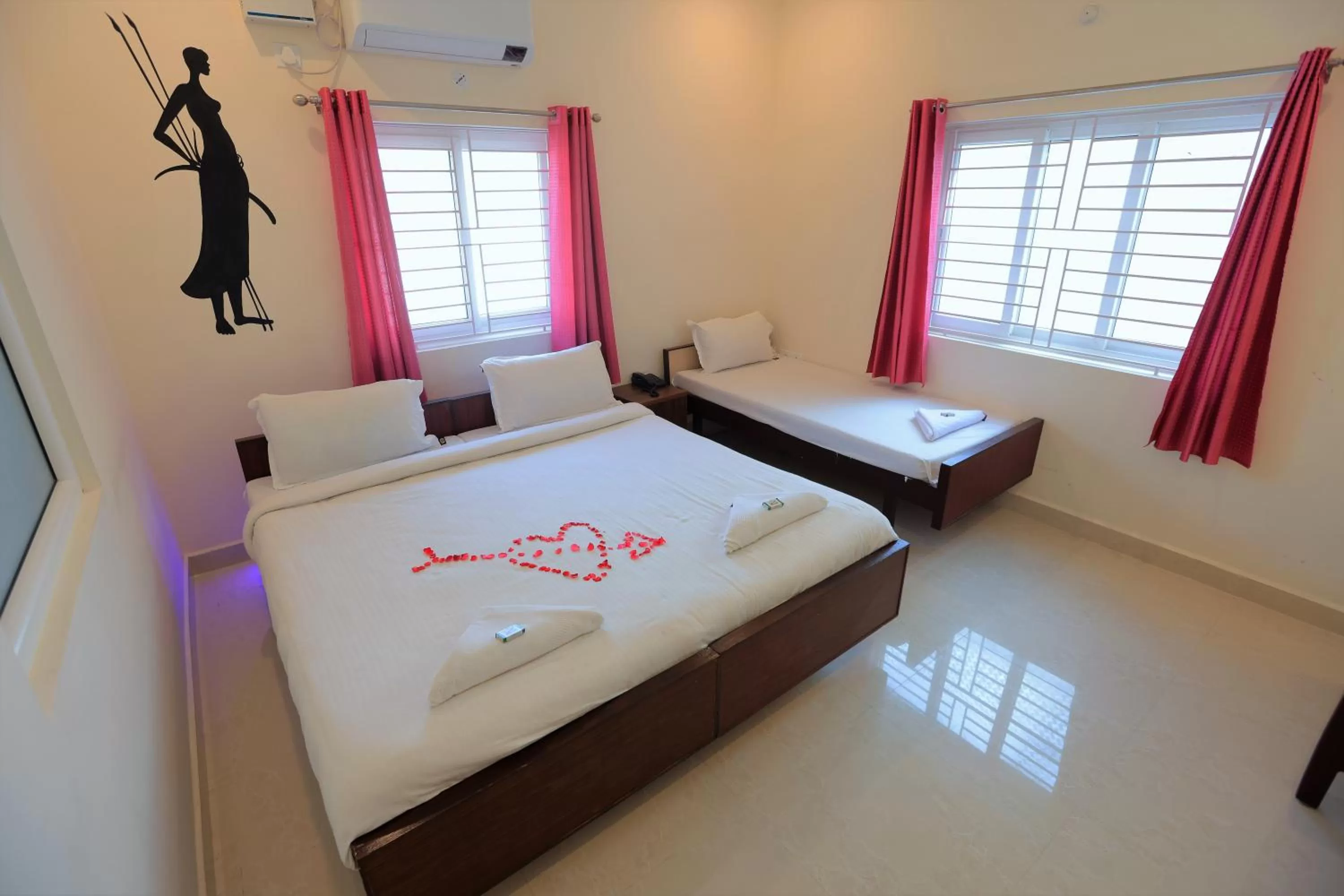 Photo of the whole room, Bed in Thiru Pavilion Retreat