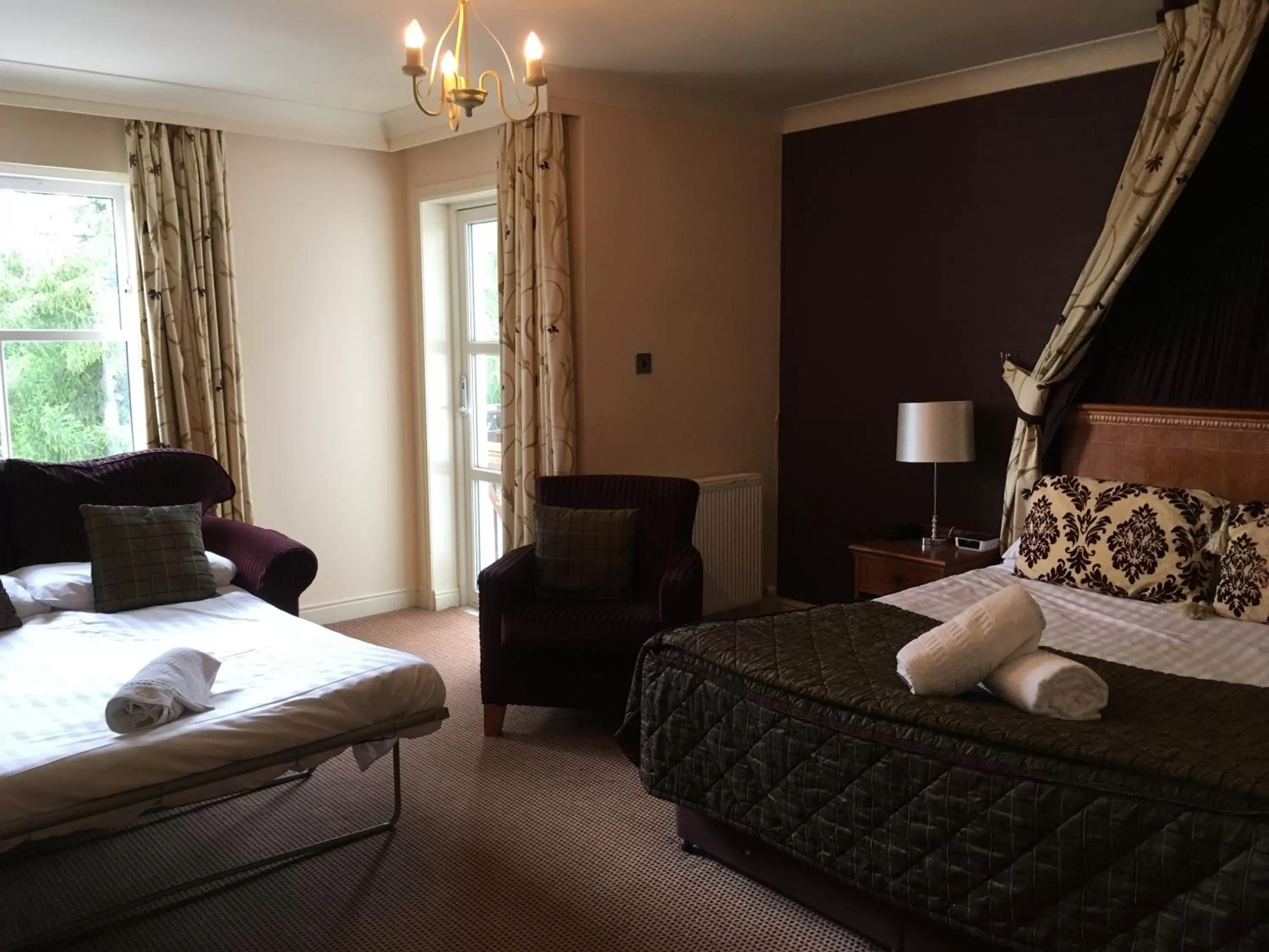 Bed in The Winnock Hotel