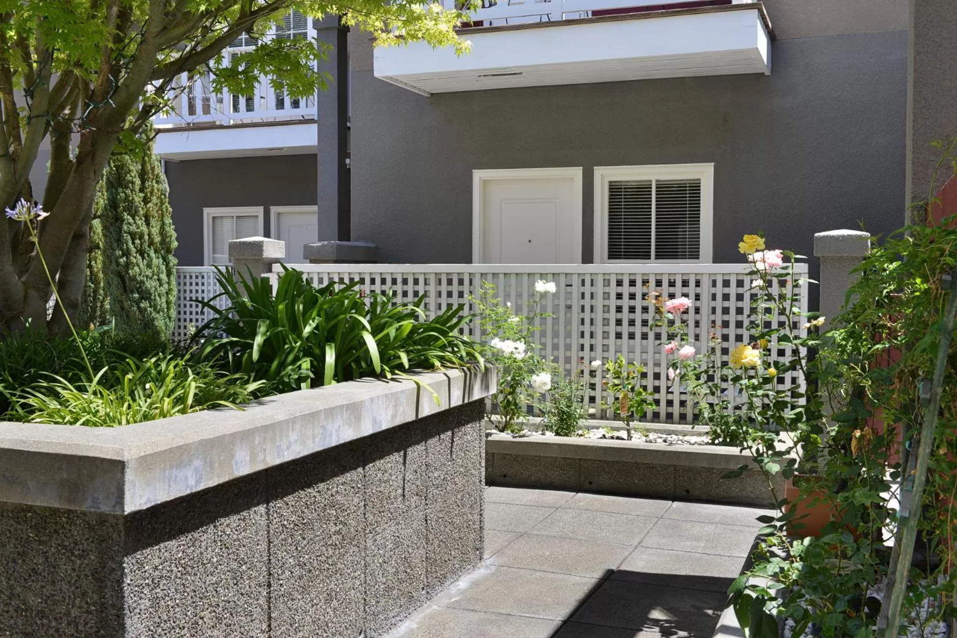 Property building in Hotel La Rose