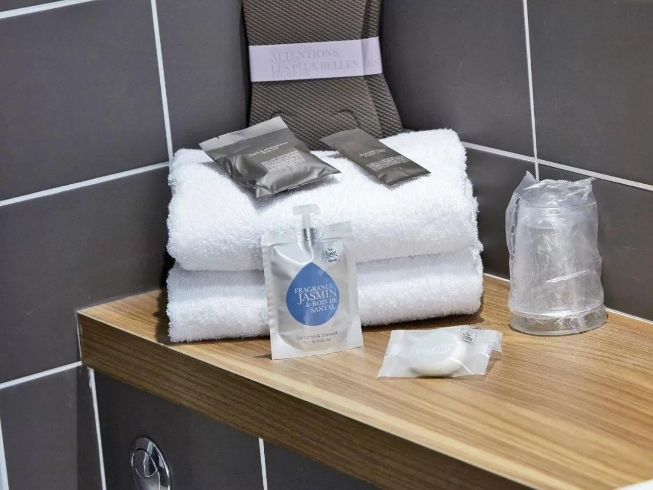 Other, Bed in Kyriad Prestige Pau – Palais des Sports