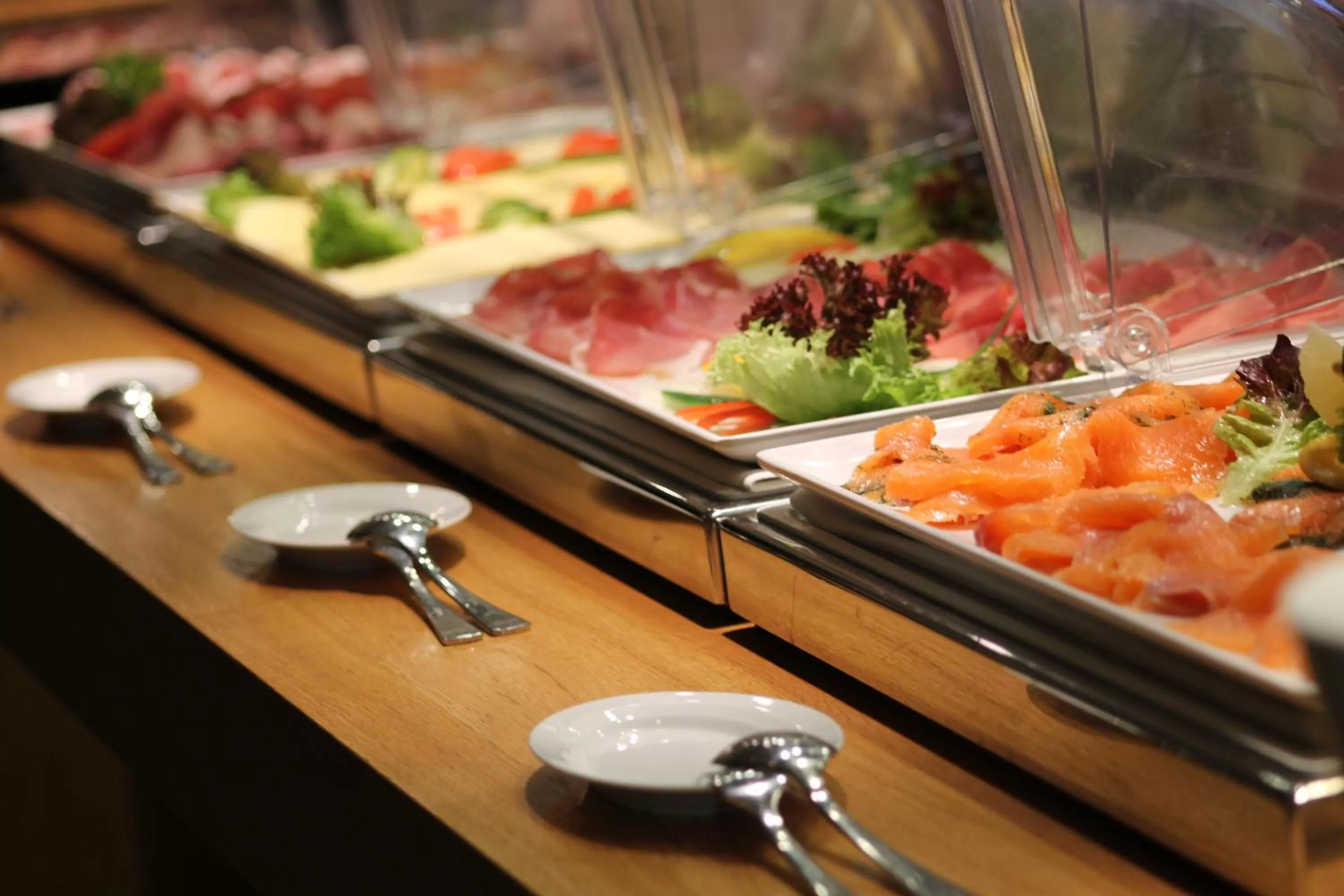 Restaurant/places to eat in Hotel TheGreen