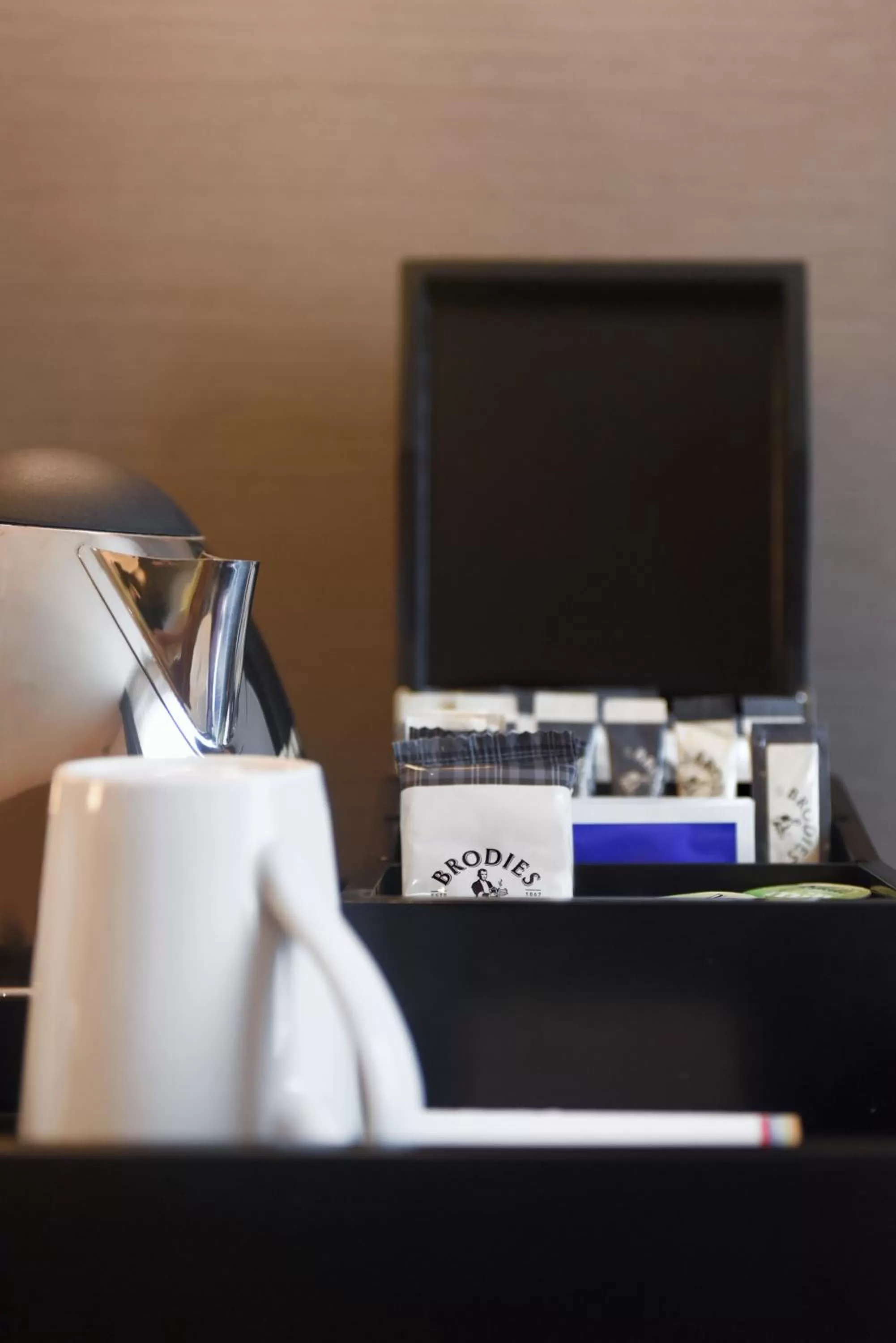 Coffee/tea facilities in Ten Hill Place