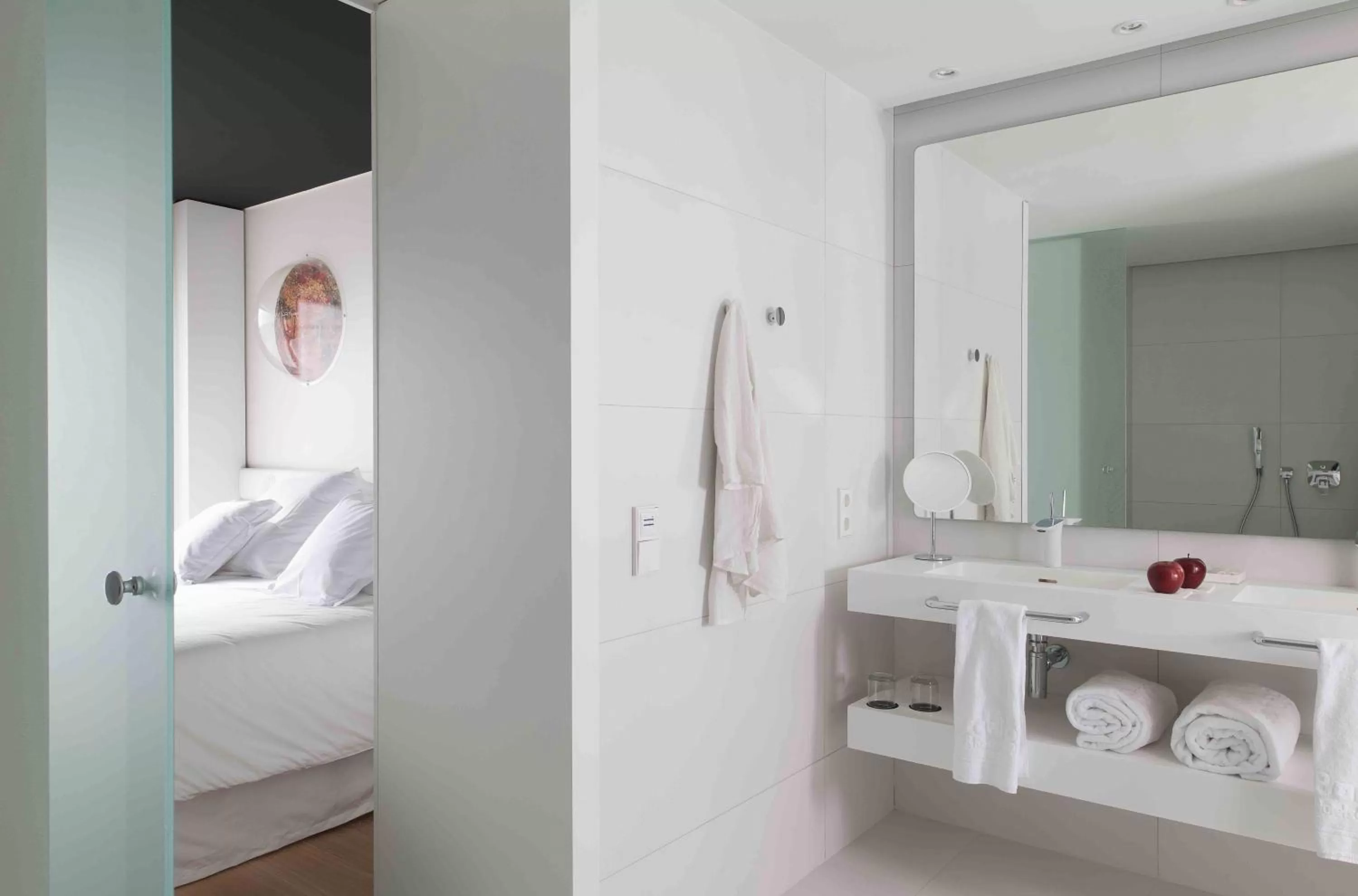 Bathroom, Bed in Barceló Sants