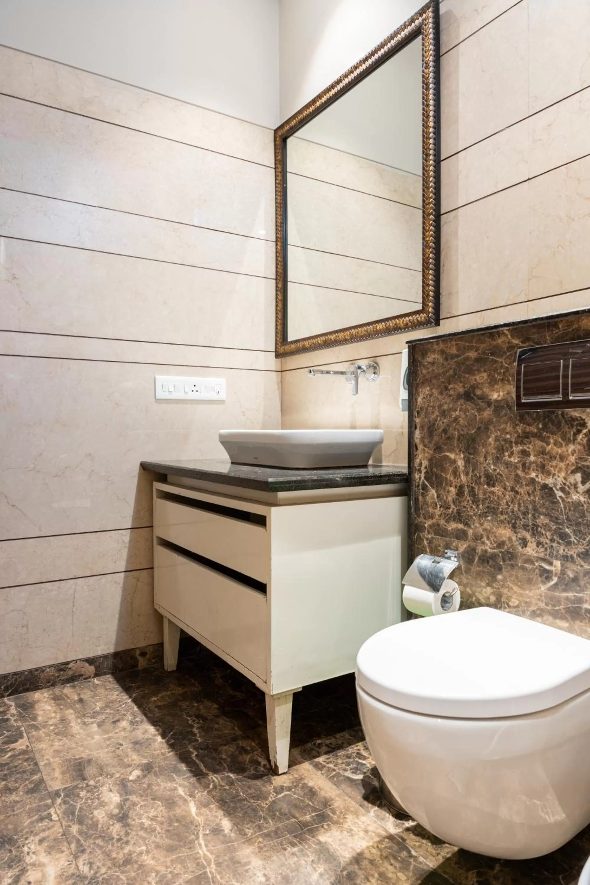 Toilet in Hotel Kasauli Regency Stags Not Allowed