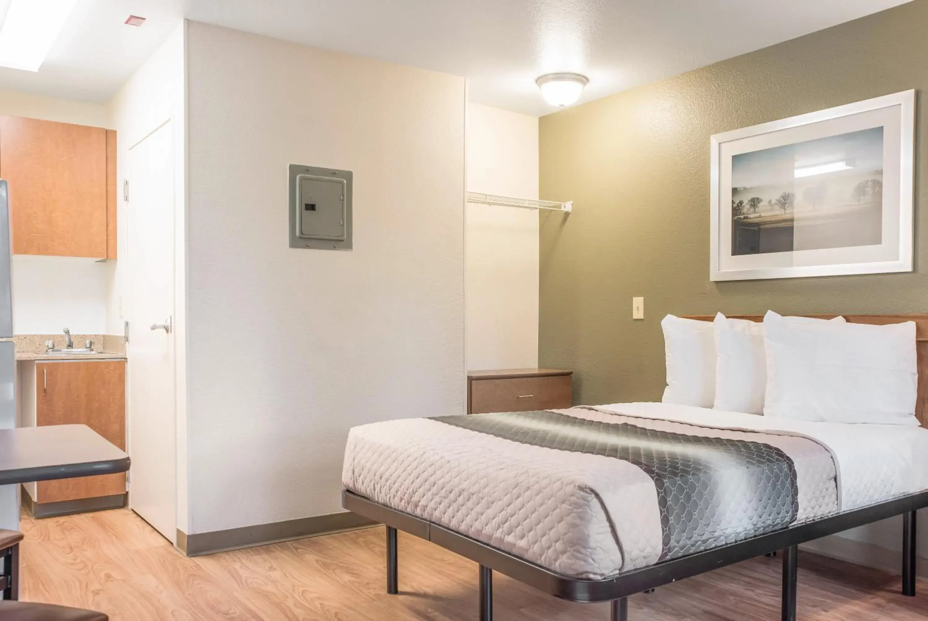 Studio One Double Room Non-Smoking in Studio 6 Rancho Cordova, CA Studio One Double Room Non-Smoking in Studio 6 Rancho Cordova, CA