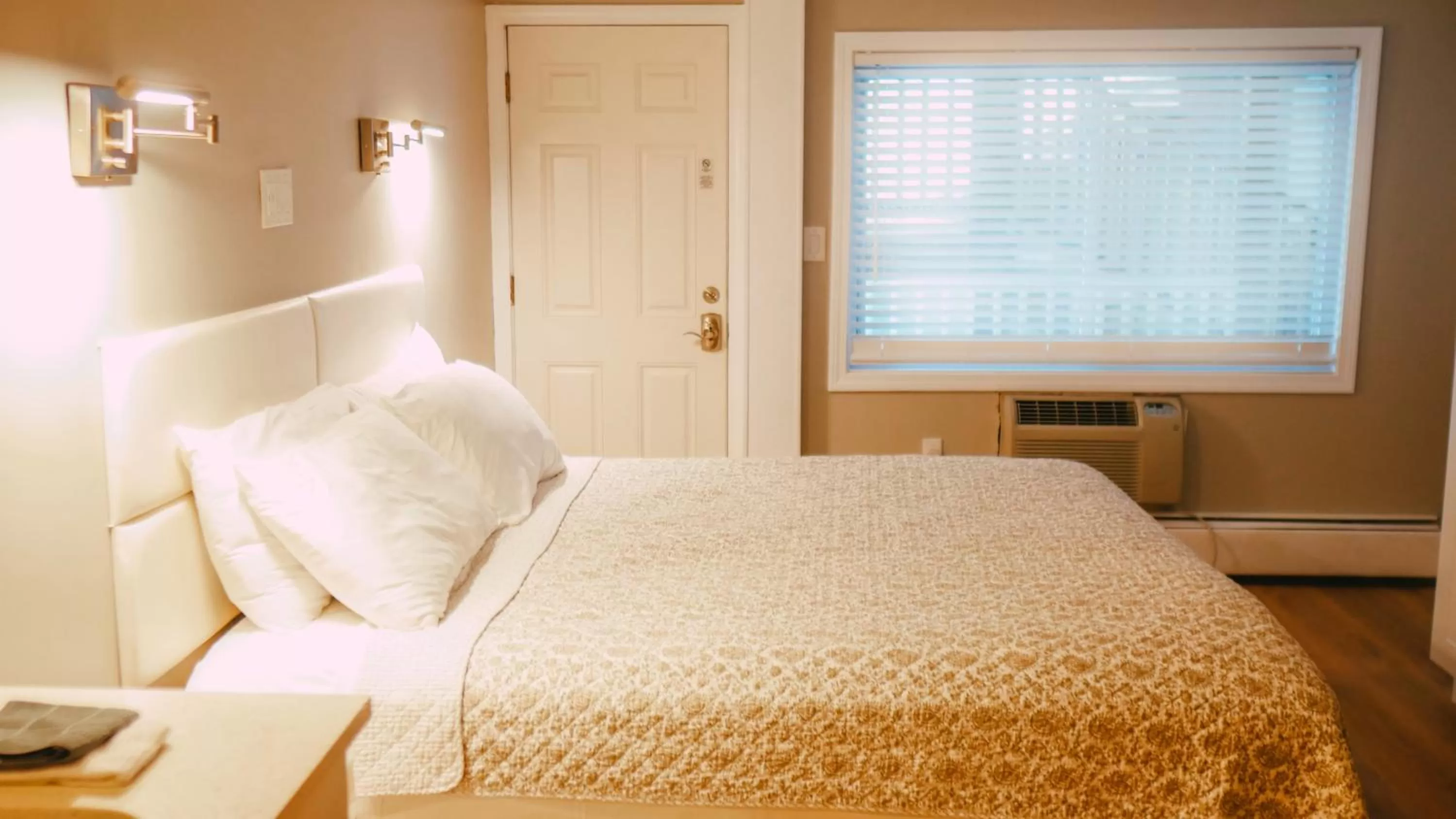 Bed in The Atlantic Motel