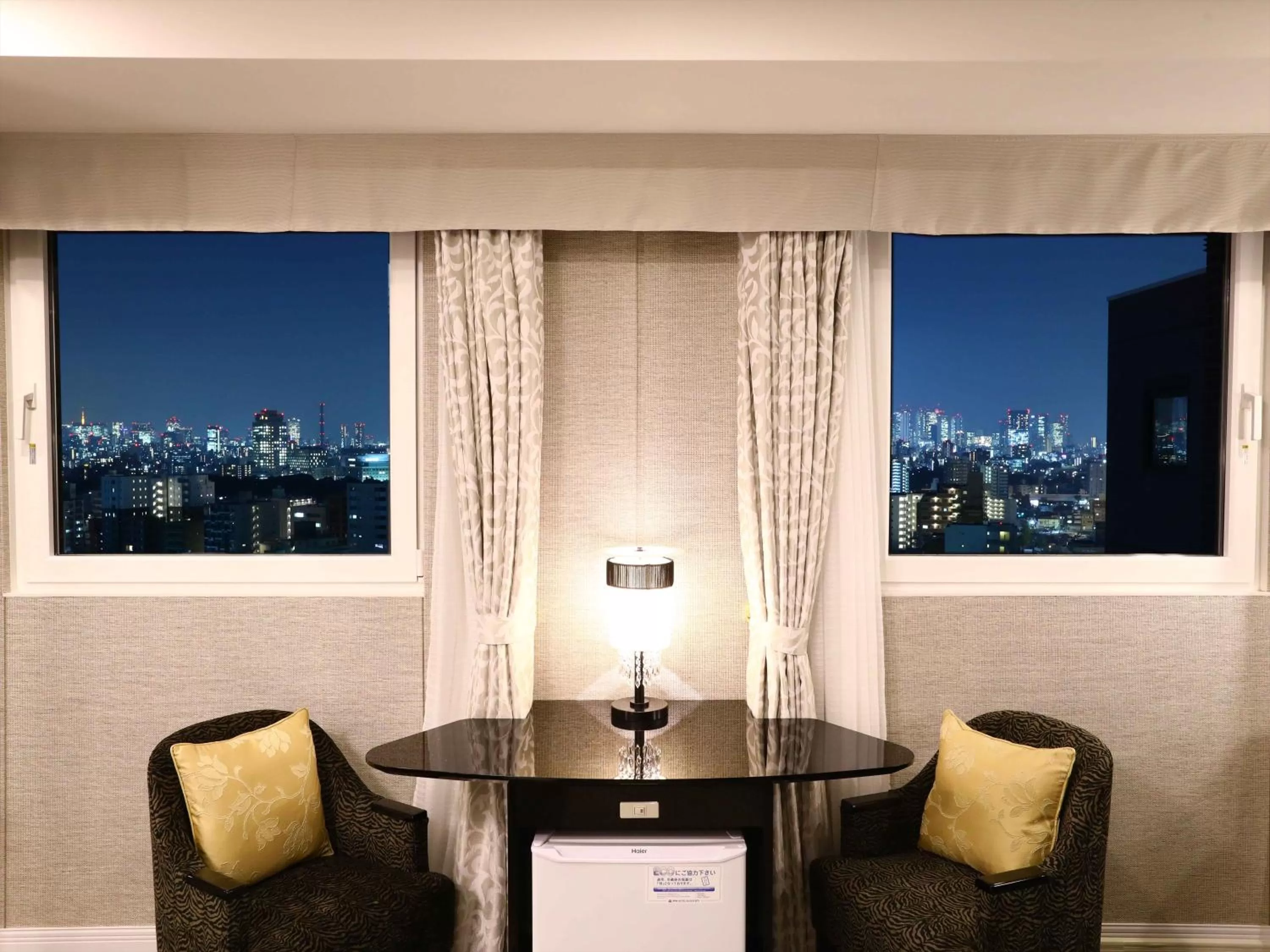 Photo of the whole room in APA Hotel Yamanote Otsuka Ekimae Tower