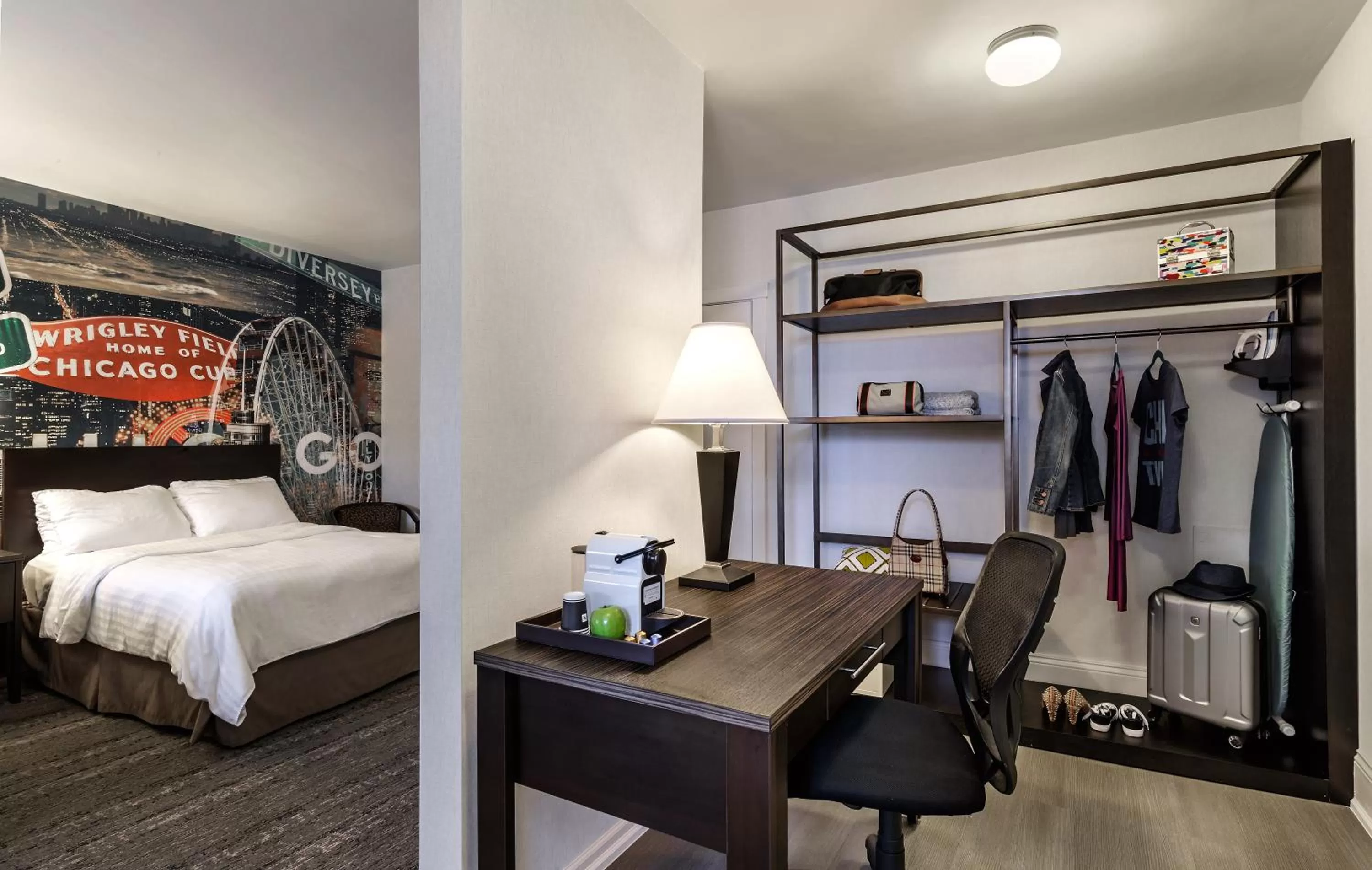 Bedroom, Bed in Hotel Versey Chicago Lincoln Park