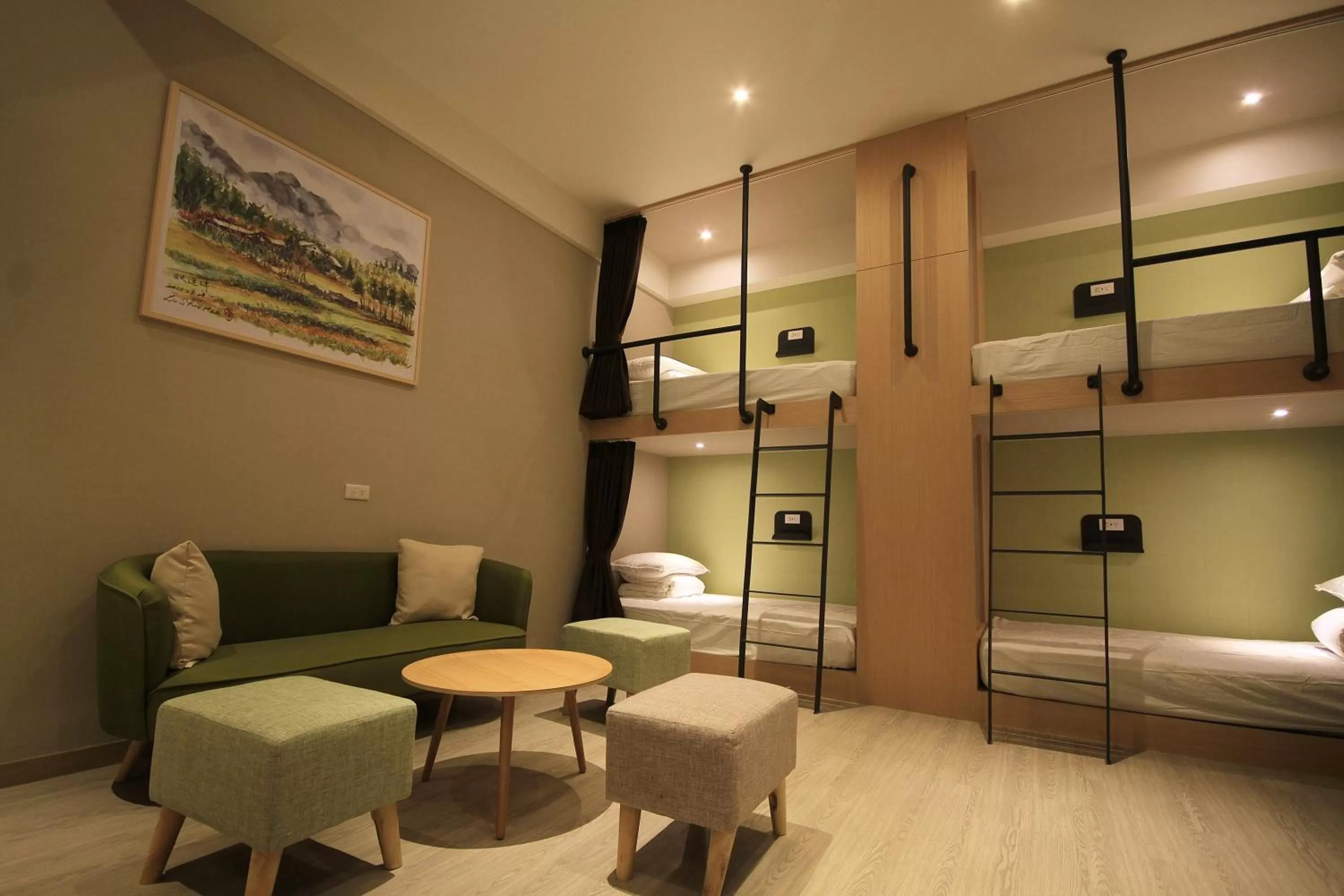 Photo of the whole room, Bed in Hangkhau Hotel