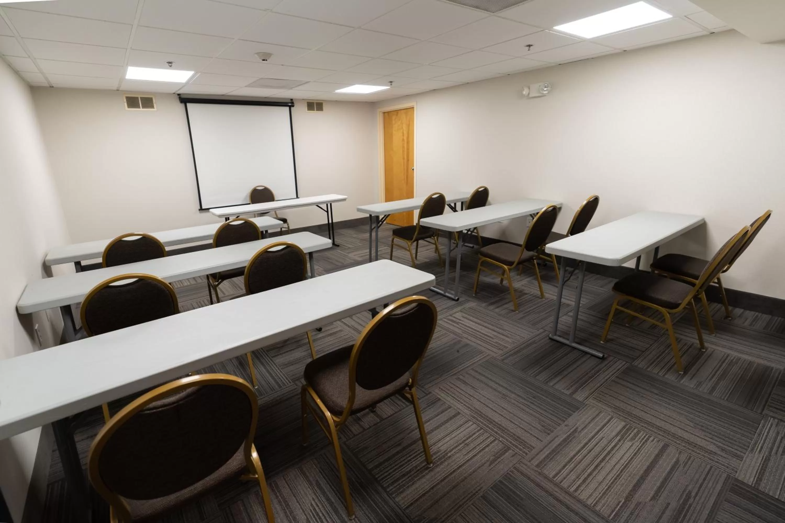 Meeting/conference room in Holiday Inn Express Boston by IHG