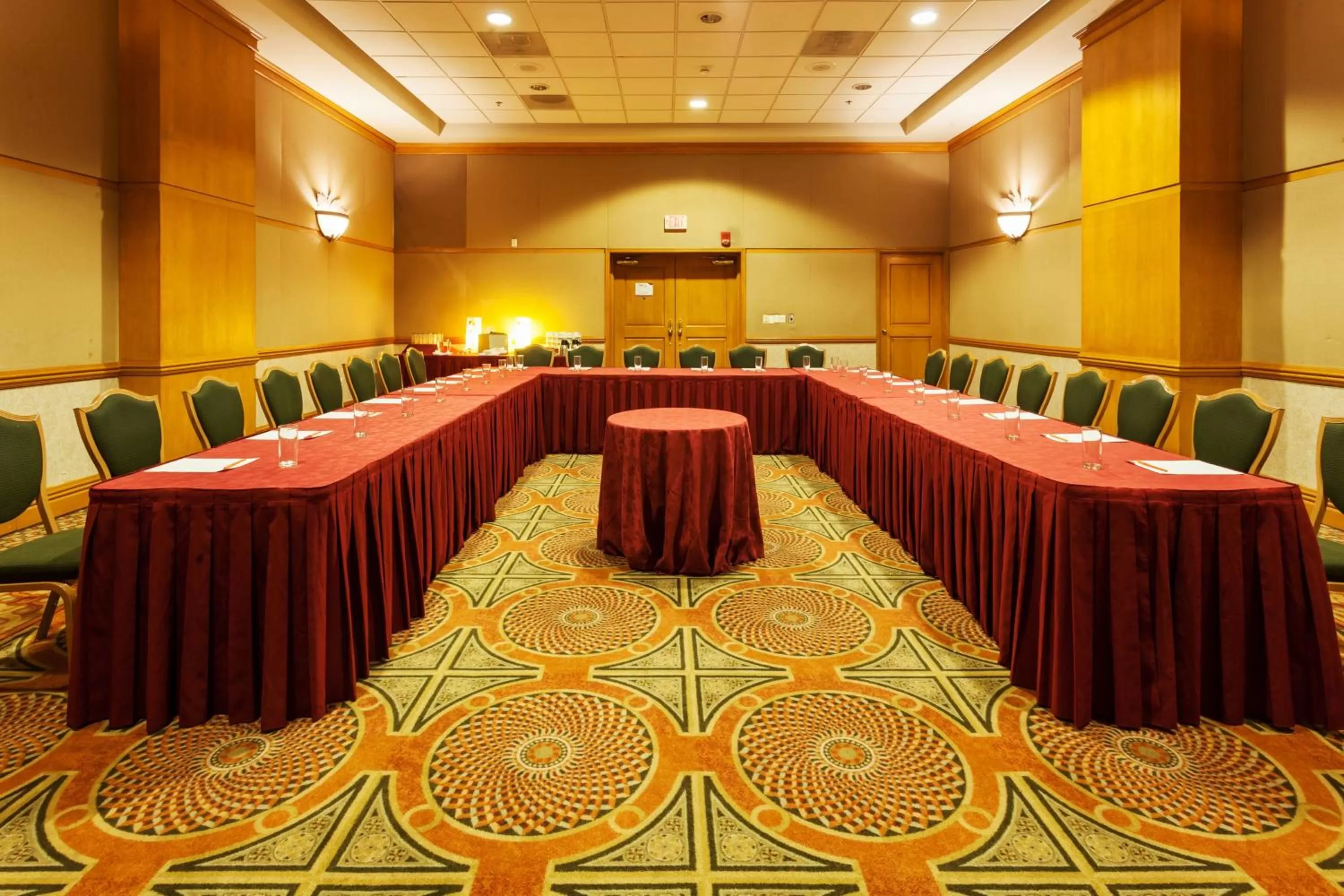 Meeting/conference room in Crowne Plaza Torreon by IHG
