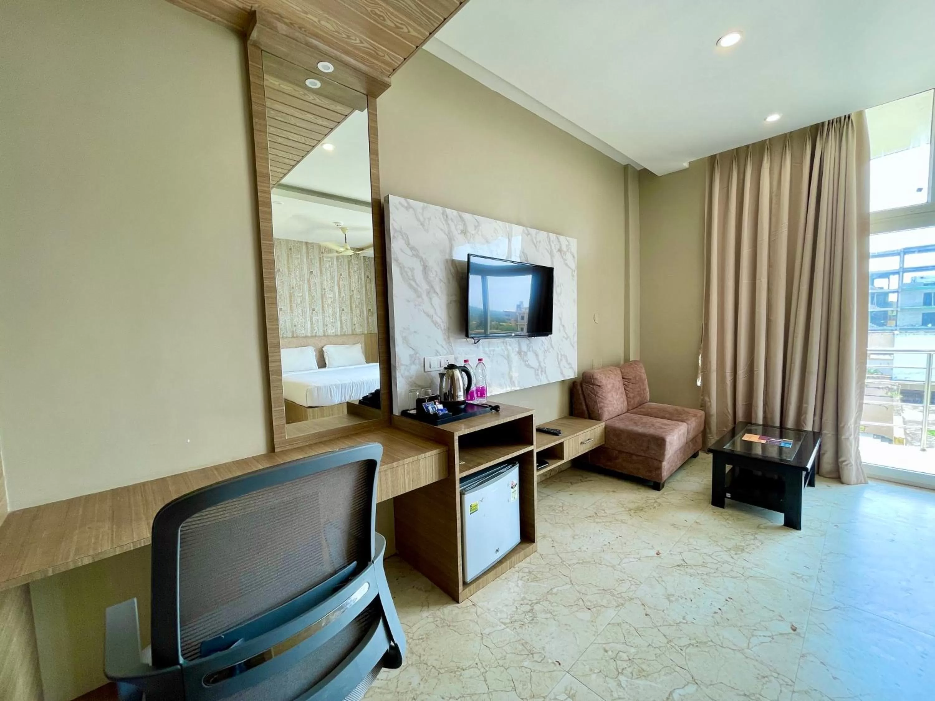 TV/Entertainment Center in Hotel TBS sea view ! Puri