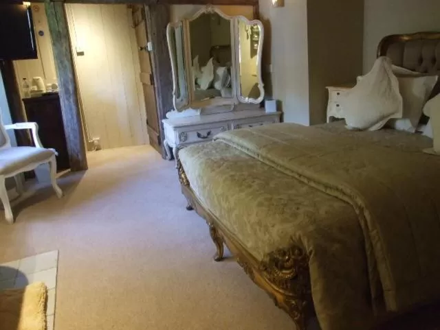 Bed in The Chequers Inn