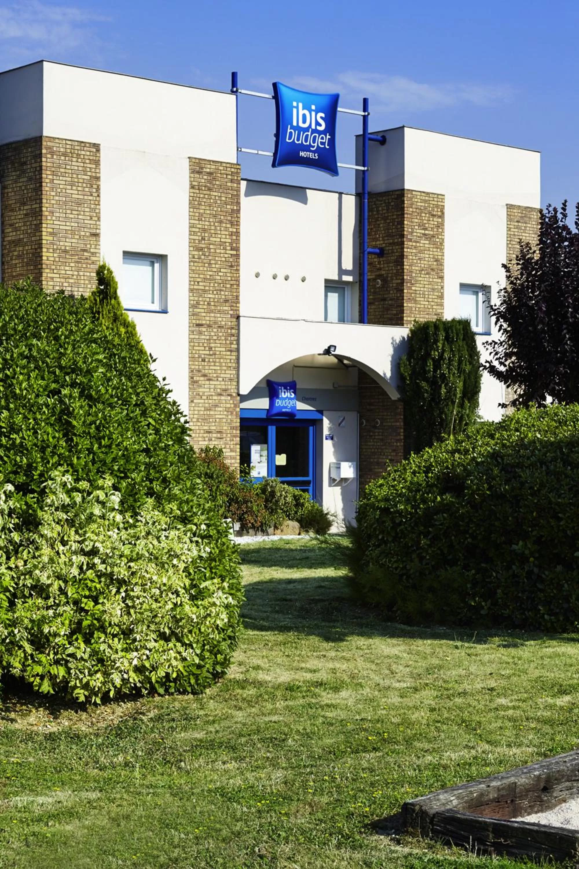 Facade/entrance in ibis budget Chartres