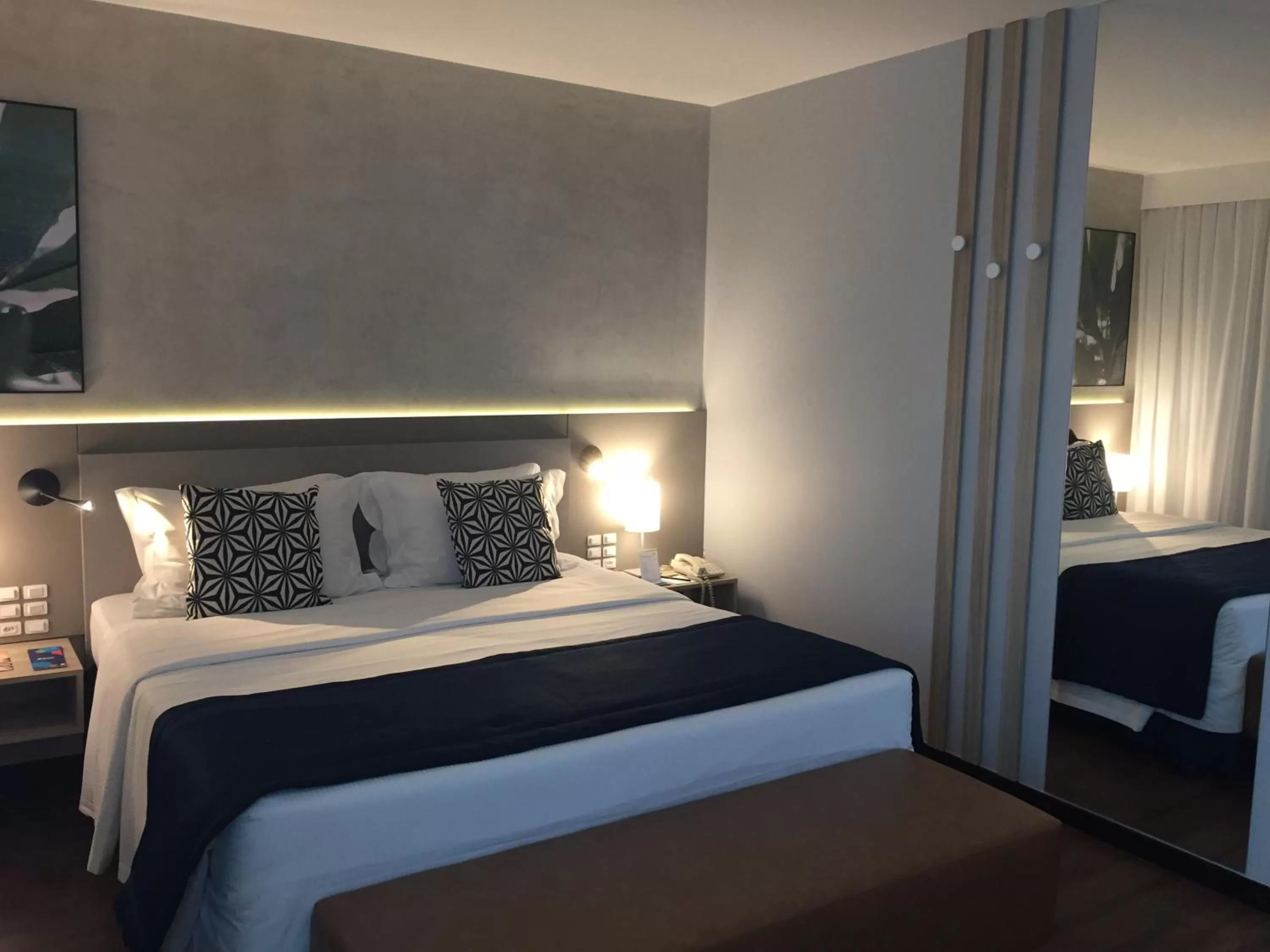 Bedroom, Bed in Blue Tree Premium Faria Lima