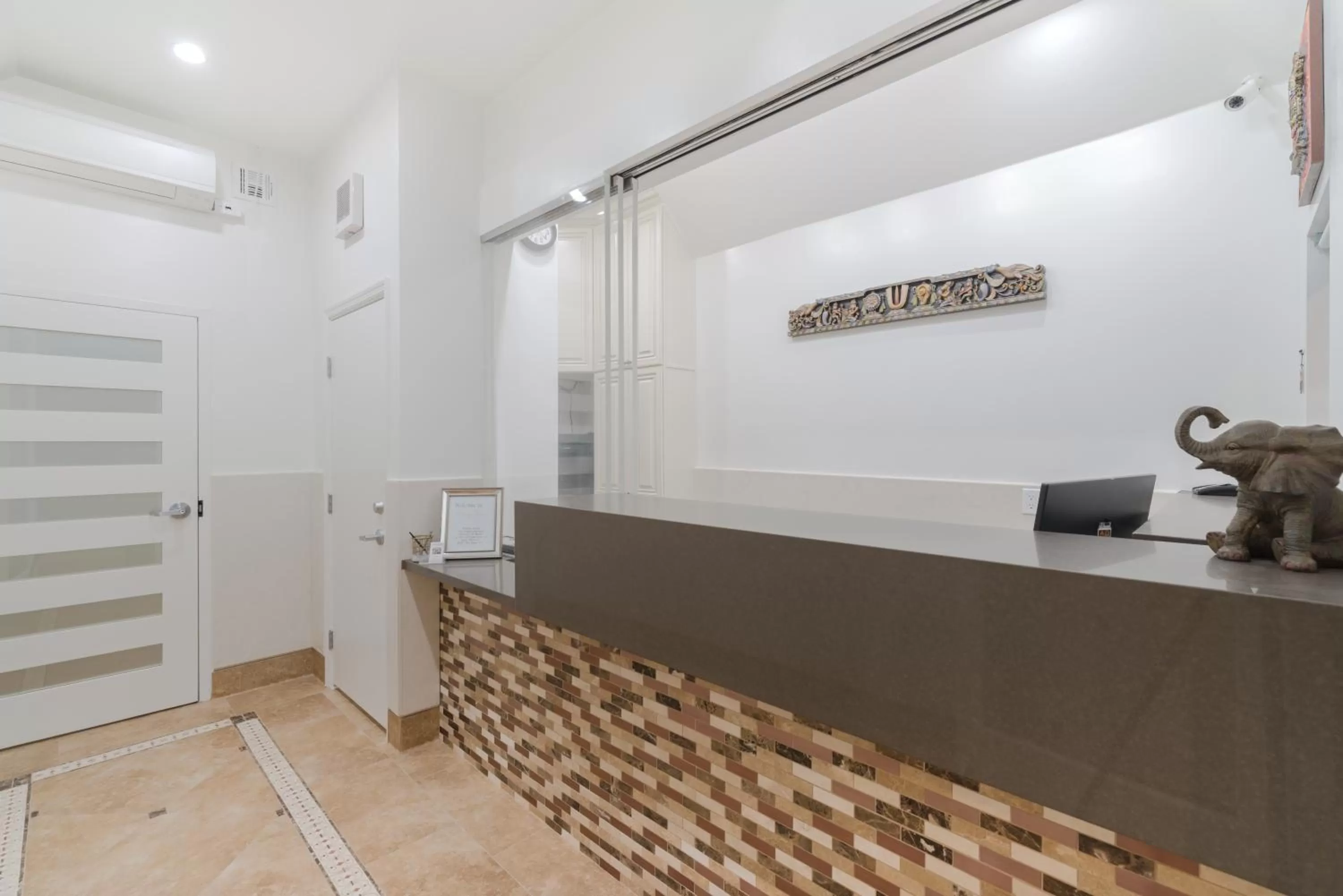 Library in Colony Inn