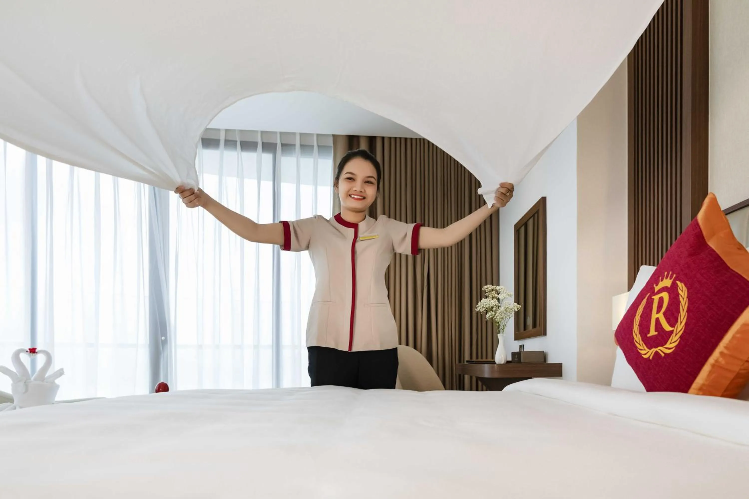 Bedroom, Bed in Regalia Gold Hotel