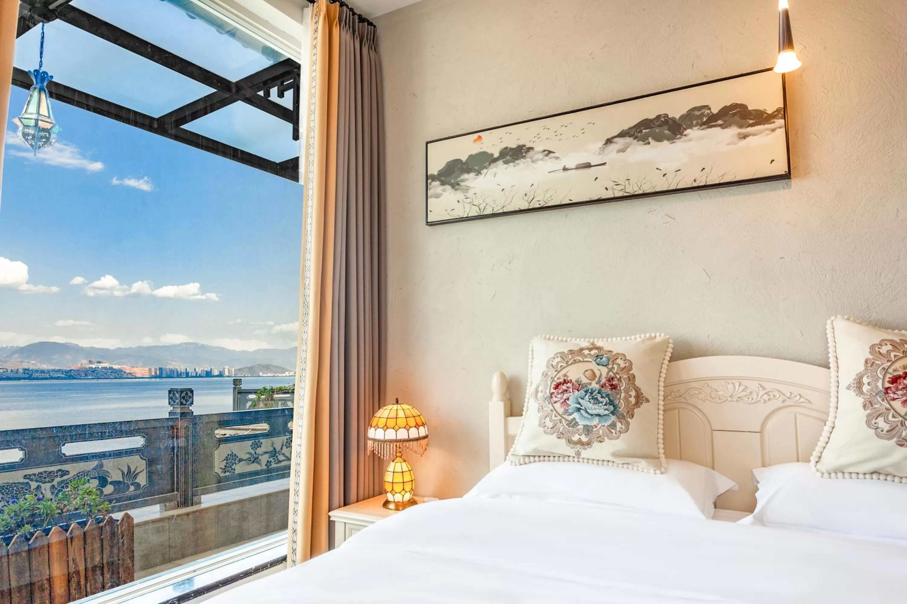 Deluxe Double Room with Balcony and Sea View in Blue Sea Hotel