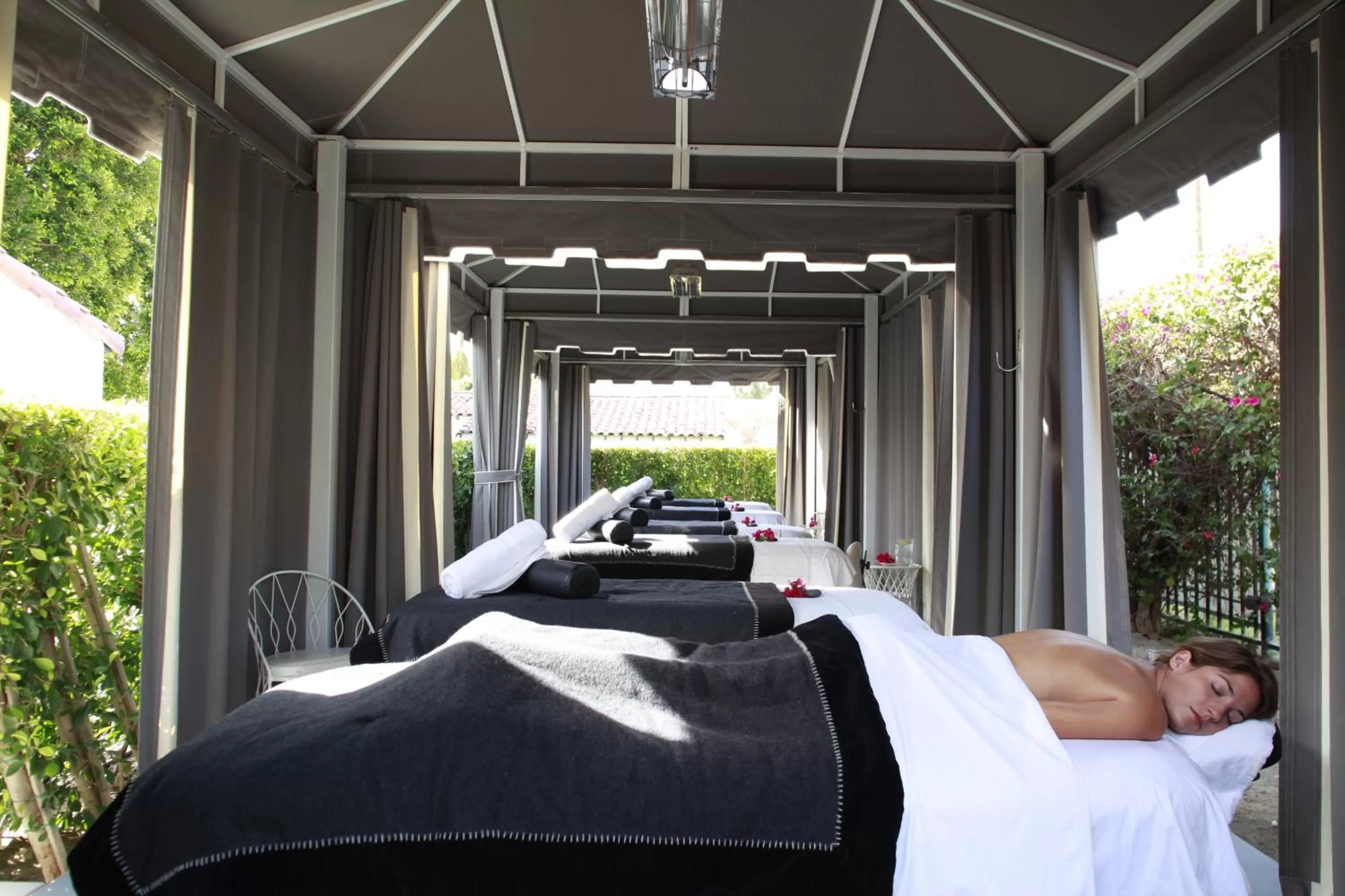 Massage in Avalon Hotel & Bungalows Palm Springs, a Member of Design Hotels