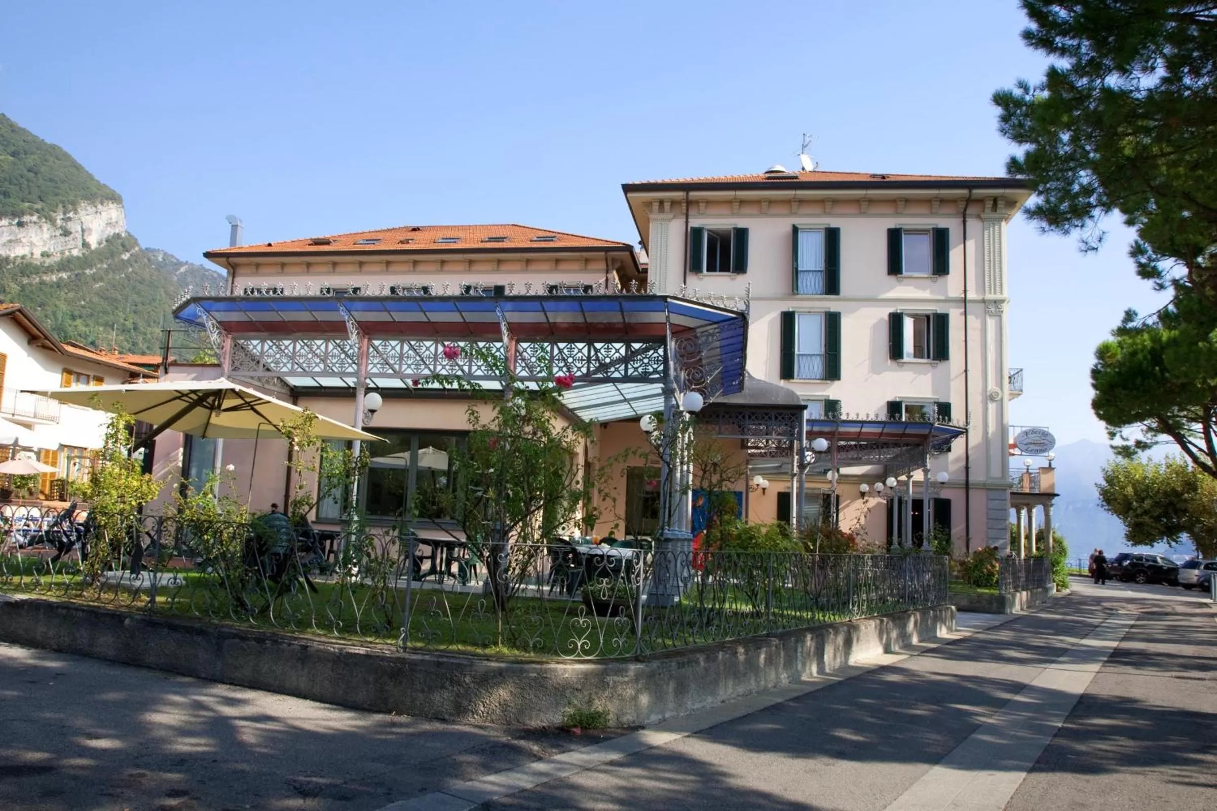 Facade/entrance in Hotel Lenno
