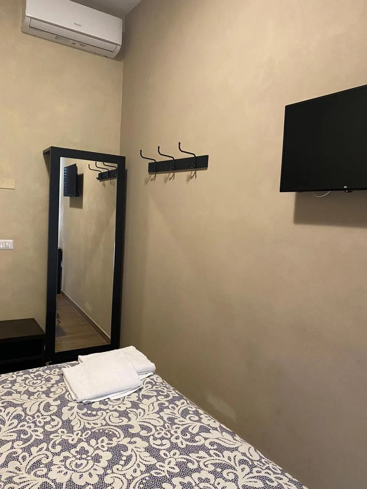 Bed in Albergo Corvetto Corso Lodi