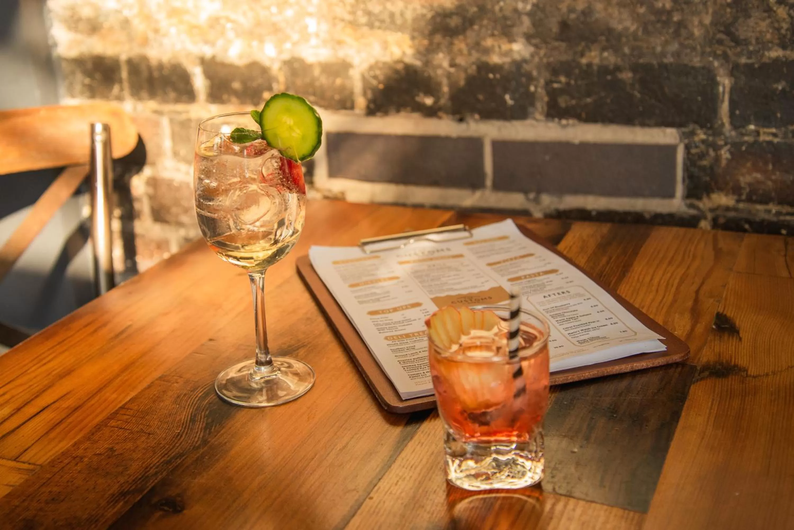 Communal lounge/ TV room in Novotel Cardiff Centre