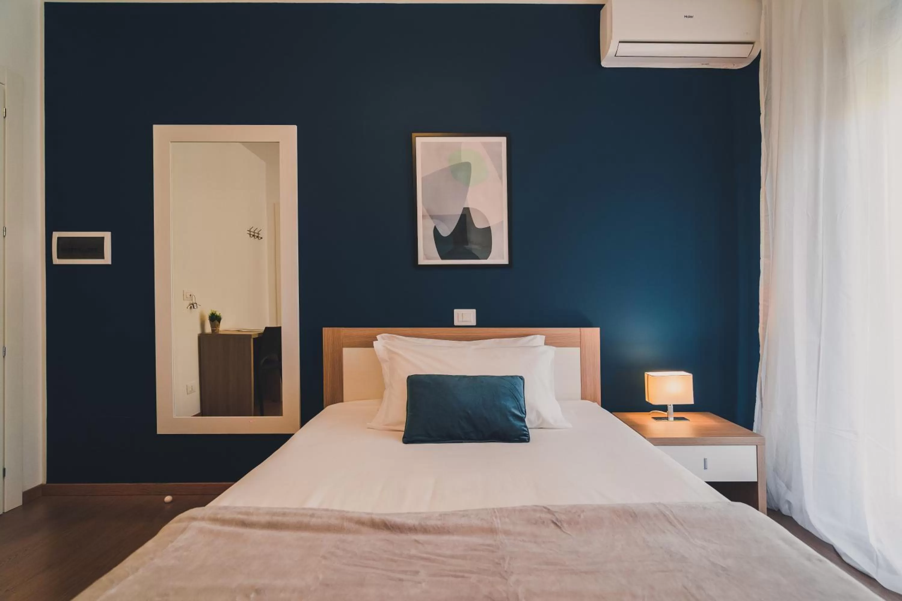 Bedroom, Bed in Trip Room & Breakfast