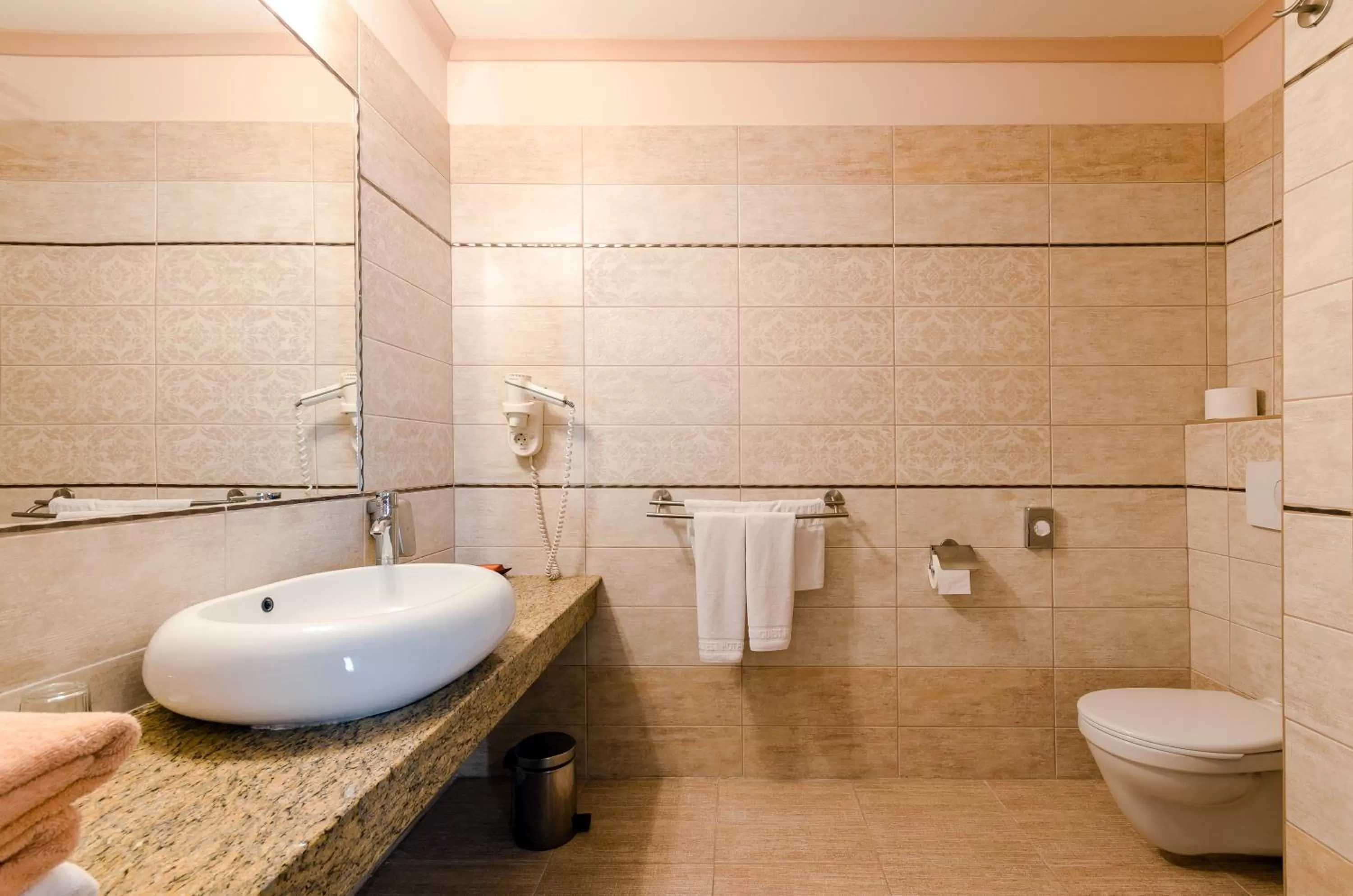 Bathroom in Hunguest Hotel Apollo