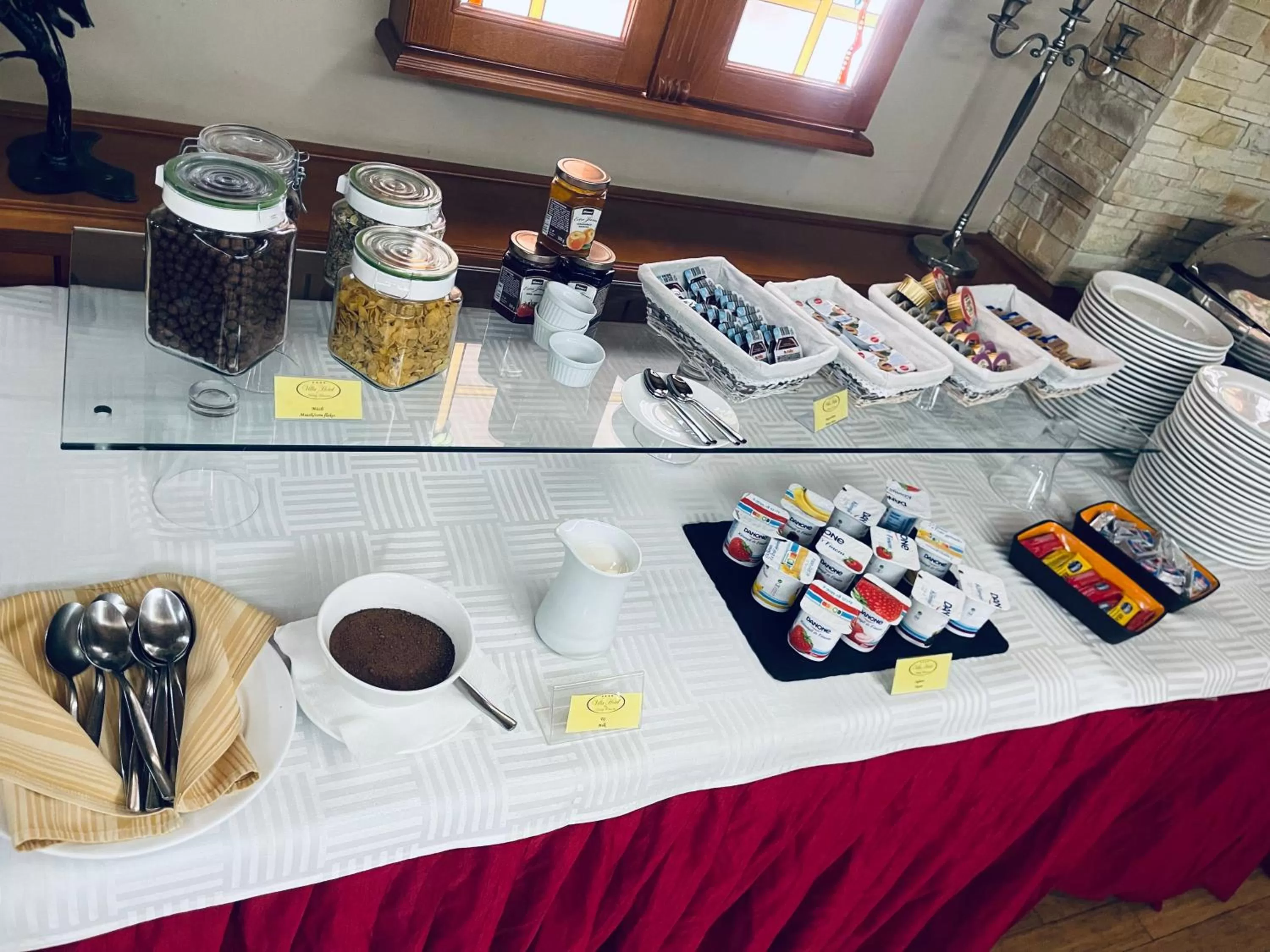 Buffet breakfast in Villa Hotel