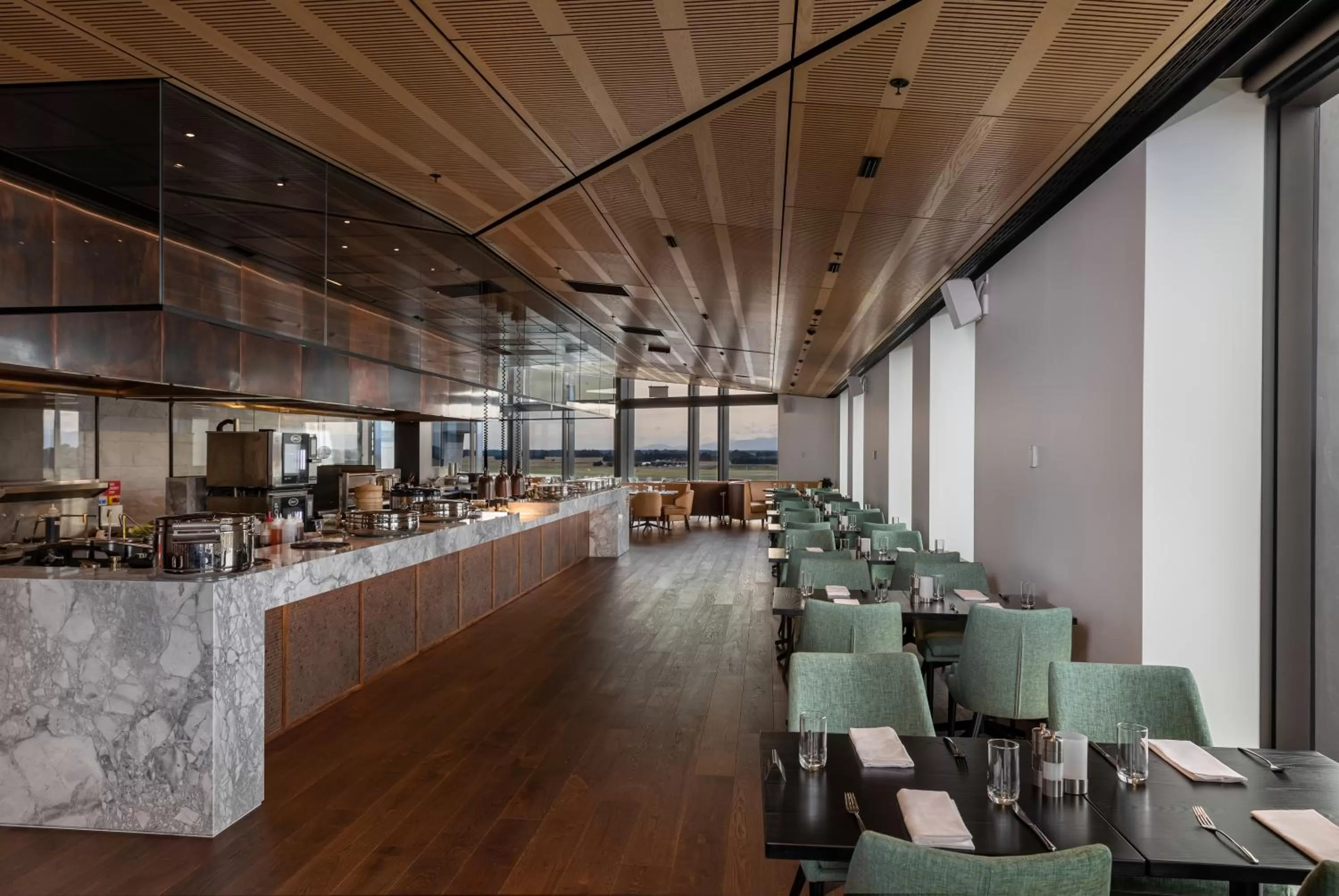 Restaurant/places to eat in Novotel Christchurch Airport