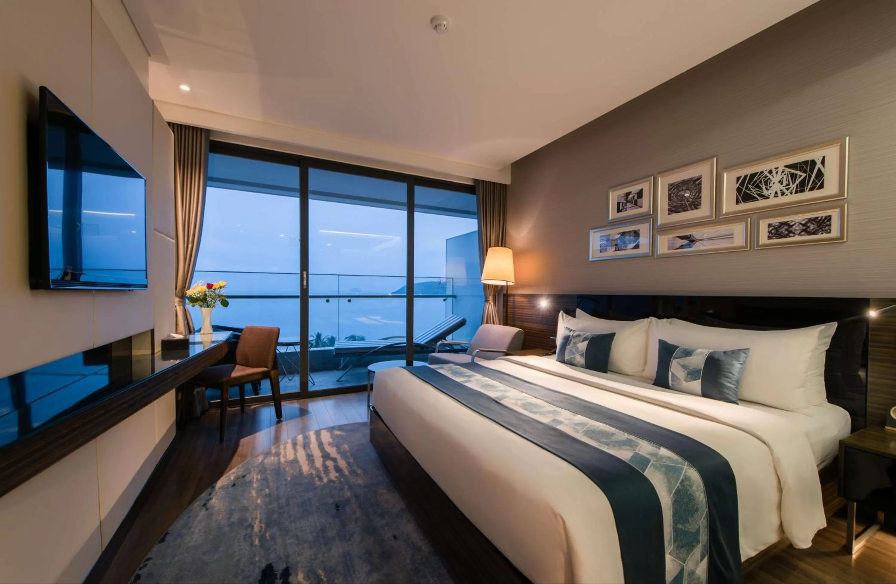 Bedroom, Bed in Queen Ann Nha Trang Hotel