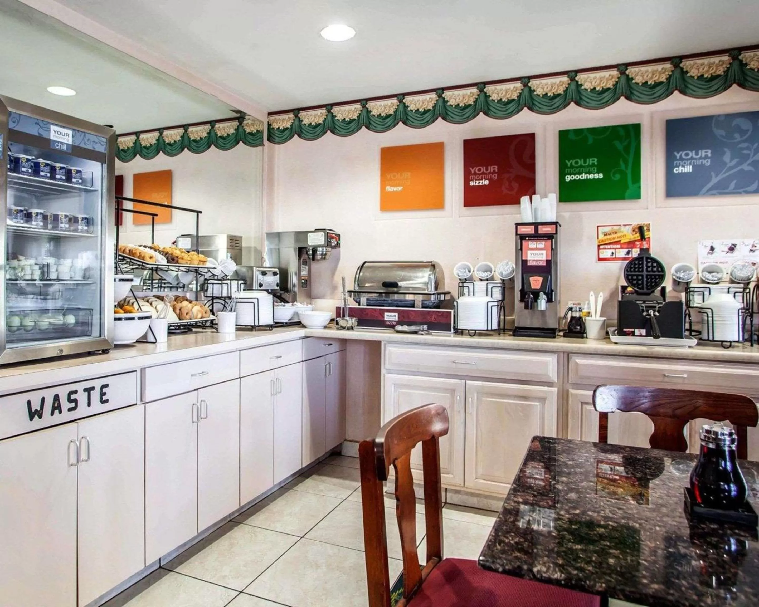 Restaurant/places to eat in Quality Inn Arcola