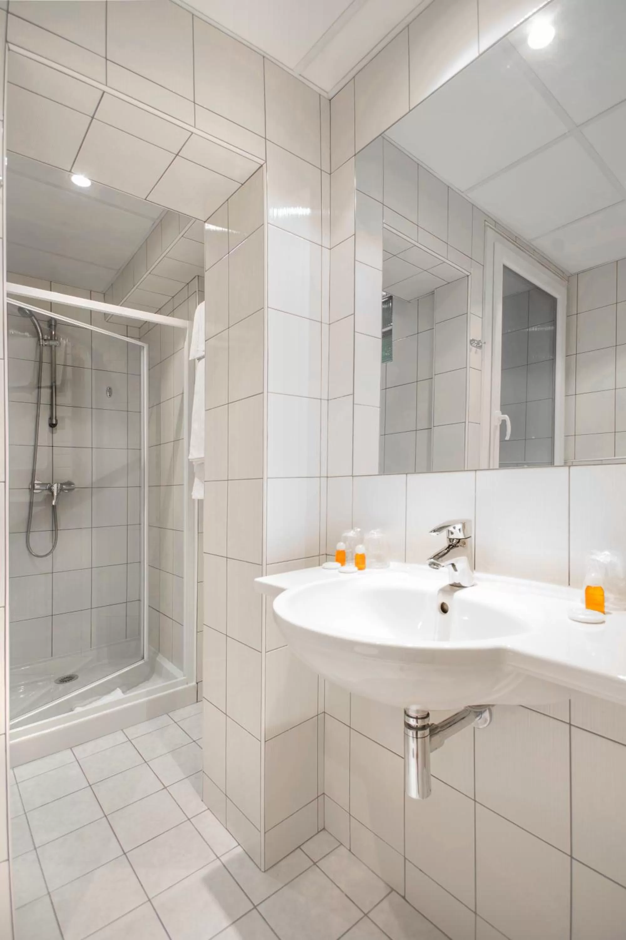 Bathroom in Hotel Pax Opera