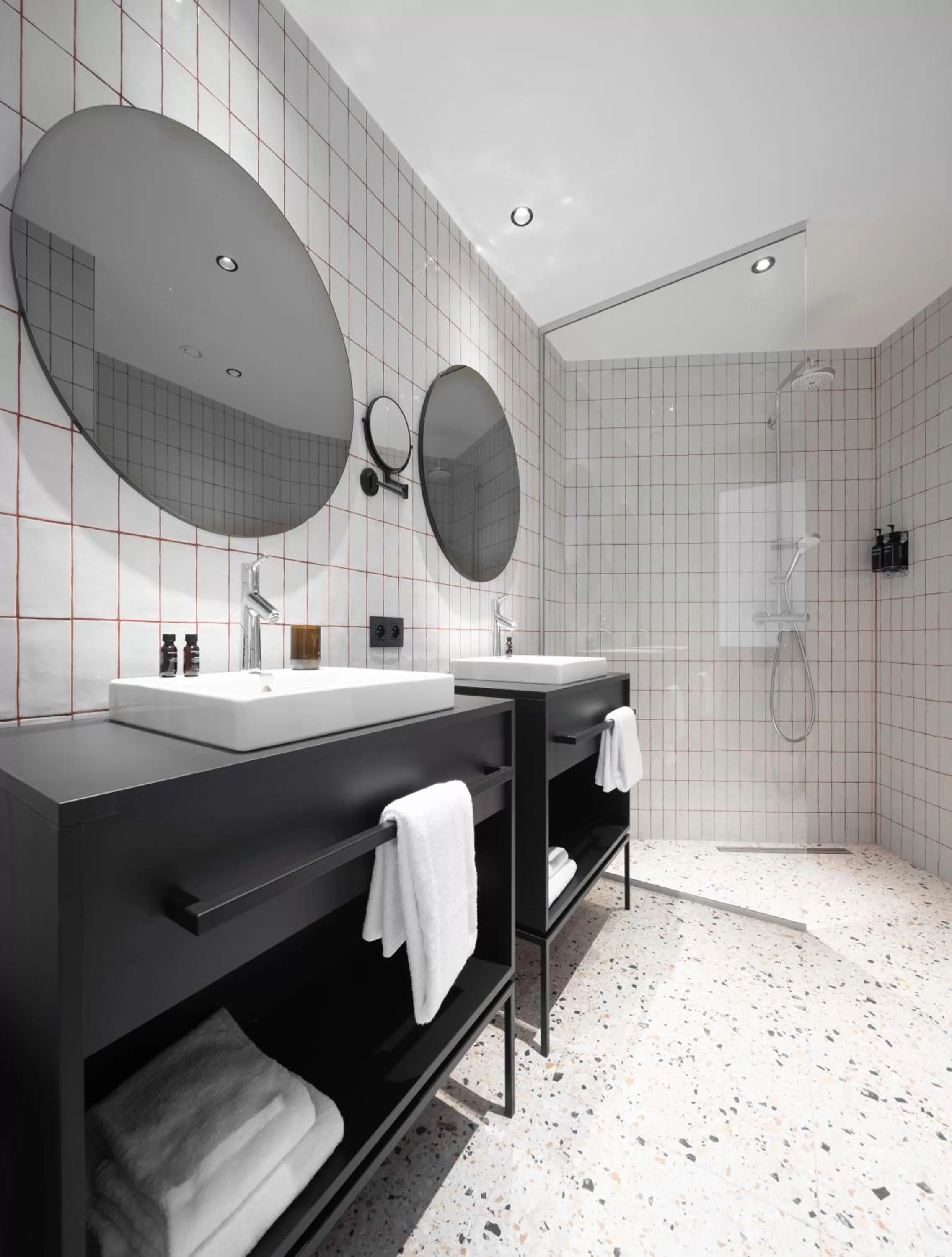 Shower in Yalo Urban Boutique Hotel Gent