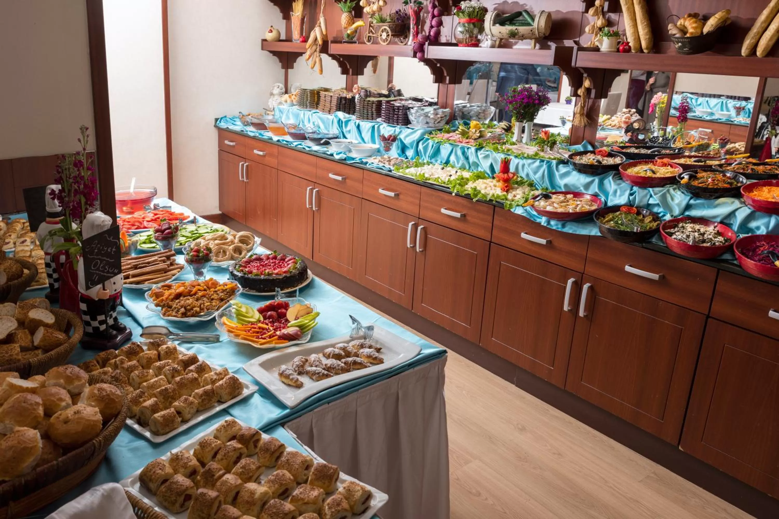 Food and drinks in Viva Deluxe Hotel