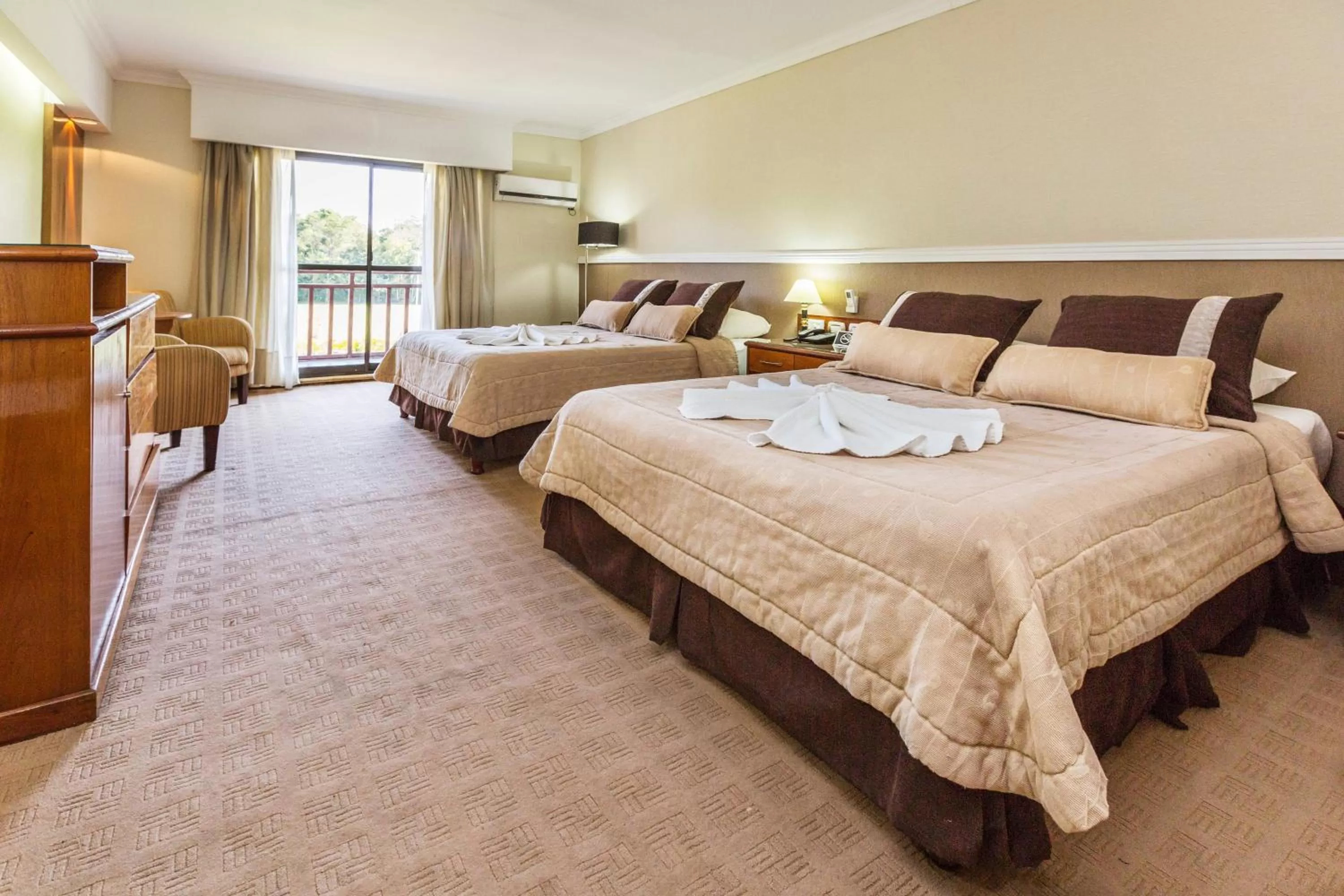 Family Room in Exe Hotel Cataratas