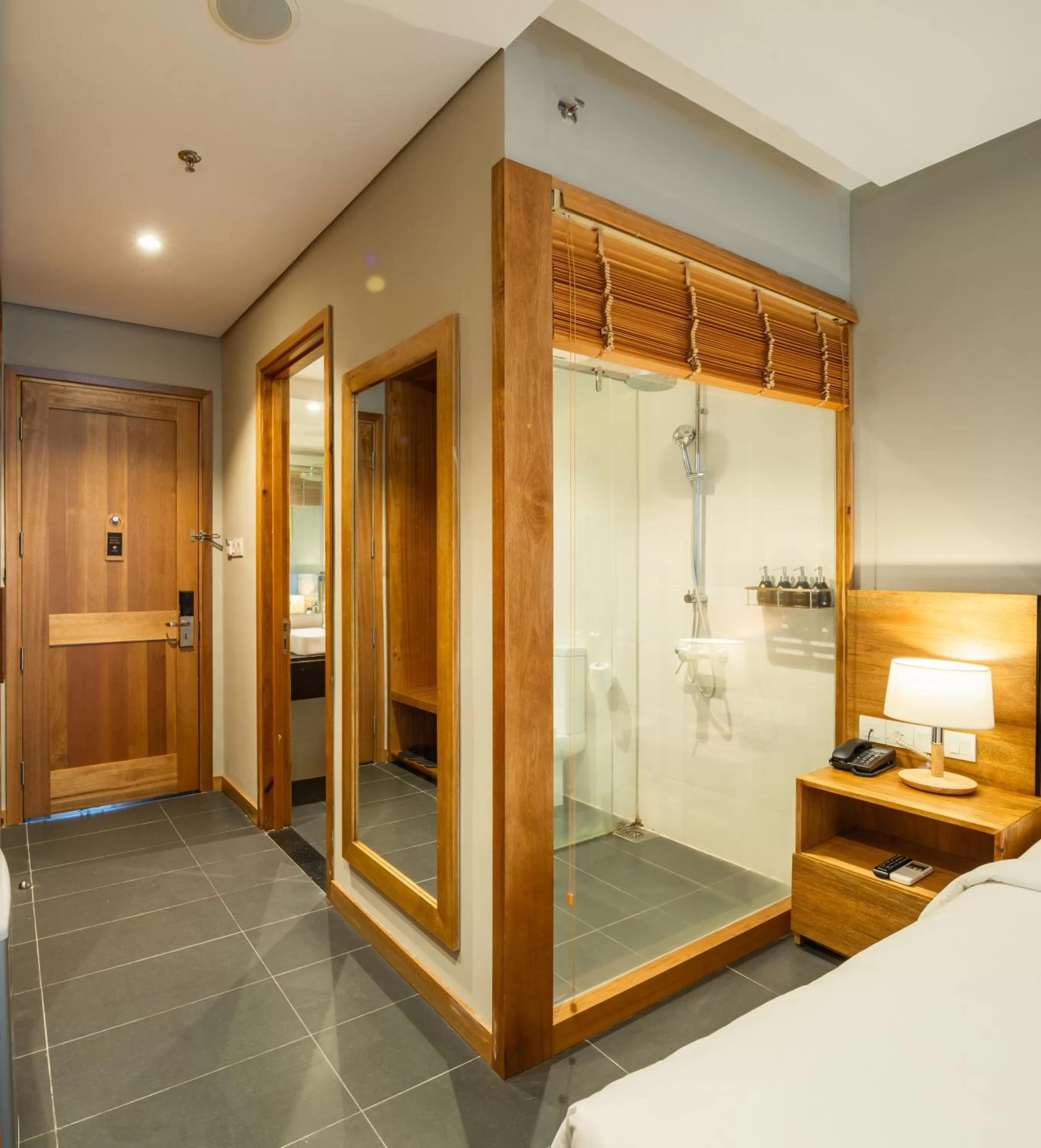Shower, Bed in Maple Hotel & Apartment