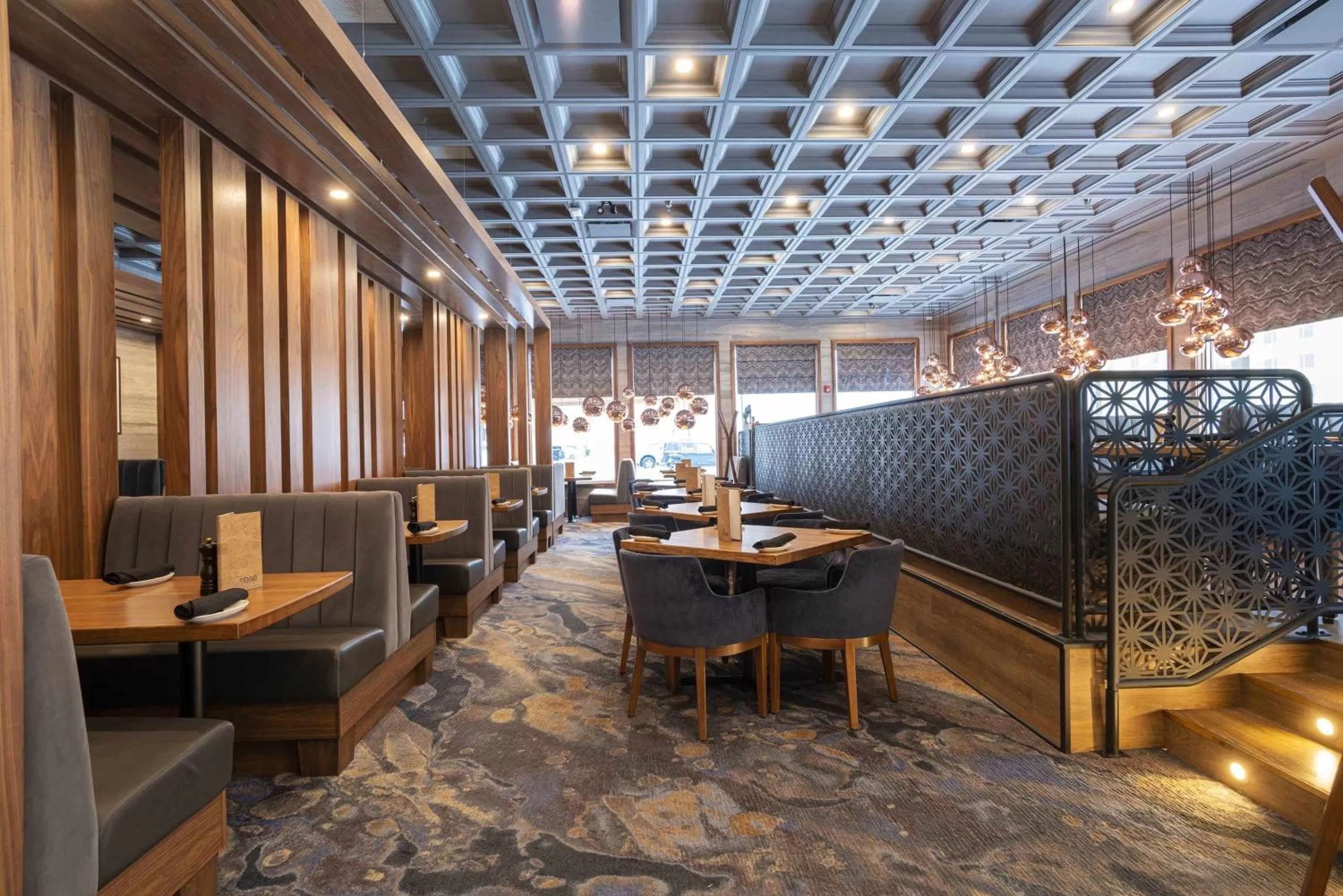 Lounge or bar in Sandman Signature Sherwood Park Hotel