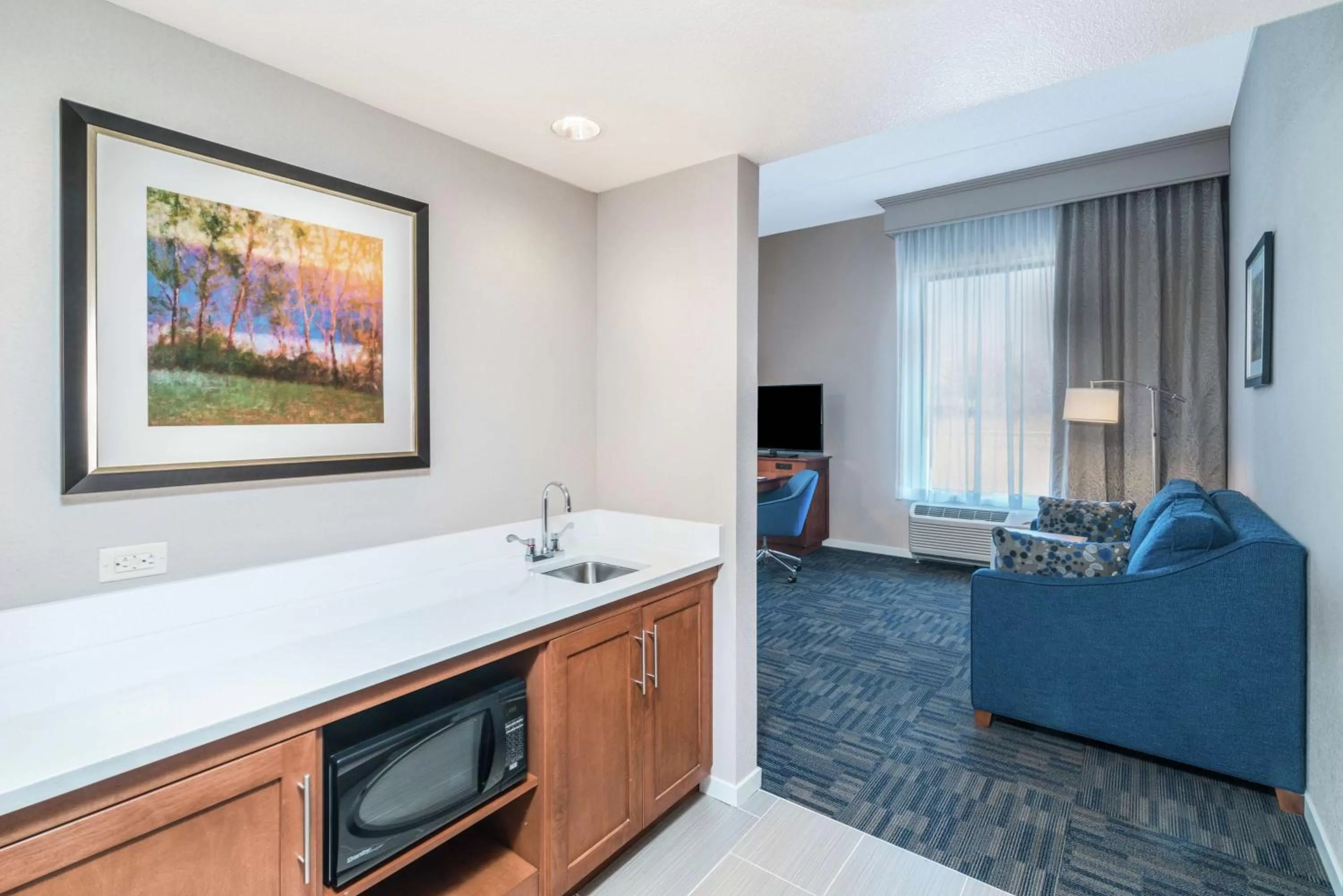 Bedroom in Hampton Inn & Suites Newburgh Stewart Airport, NY