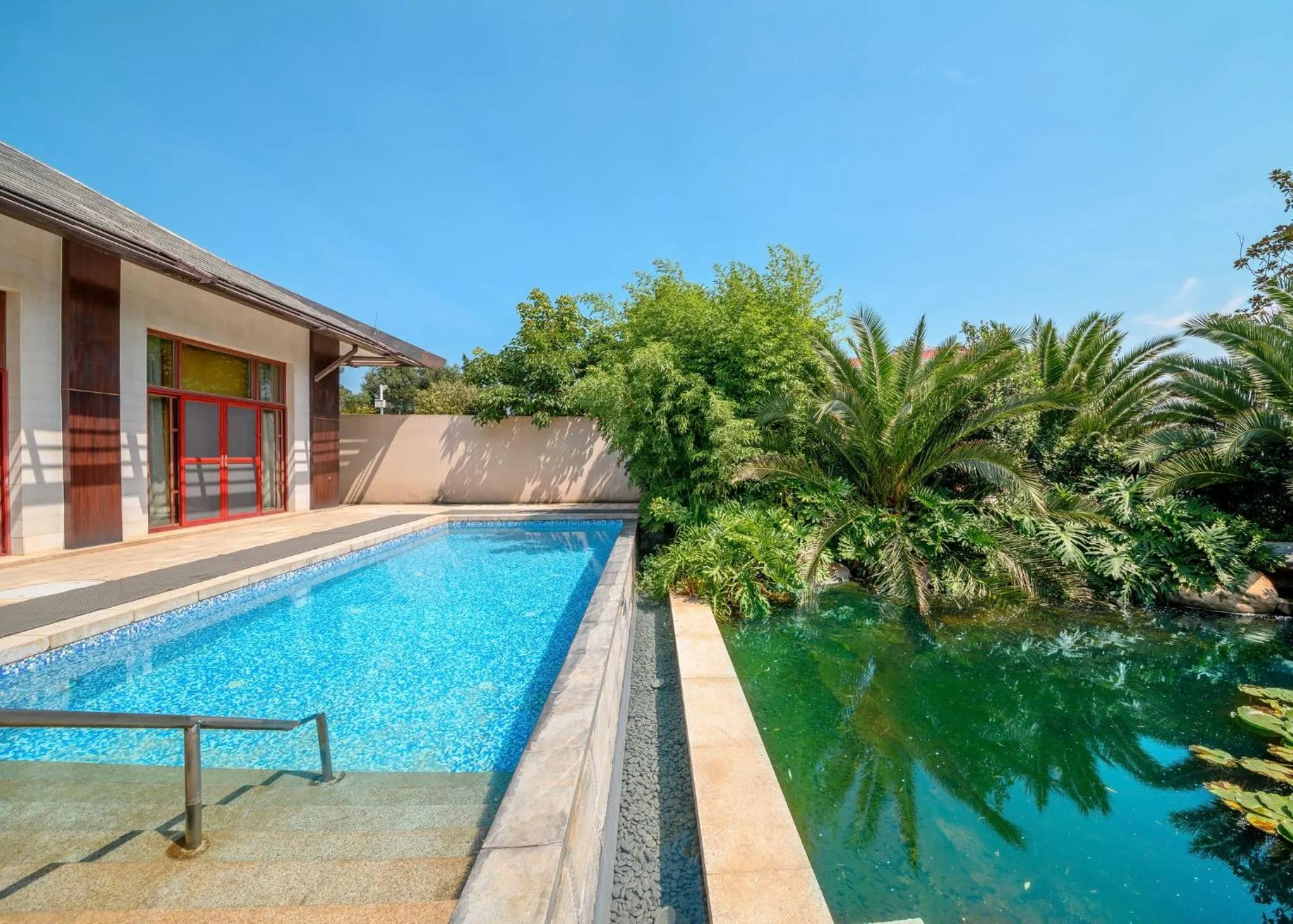 Bedroom in HUALUXE Hotels & Resorts Kunming