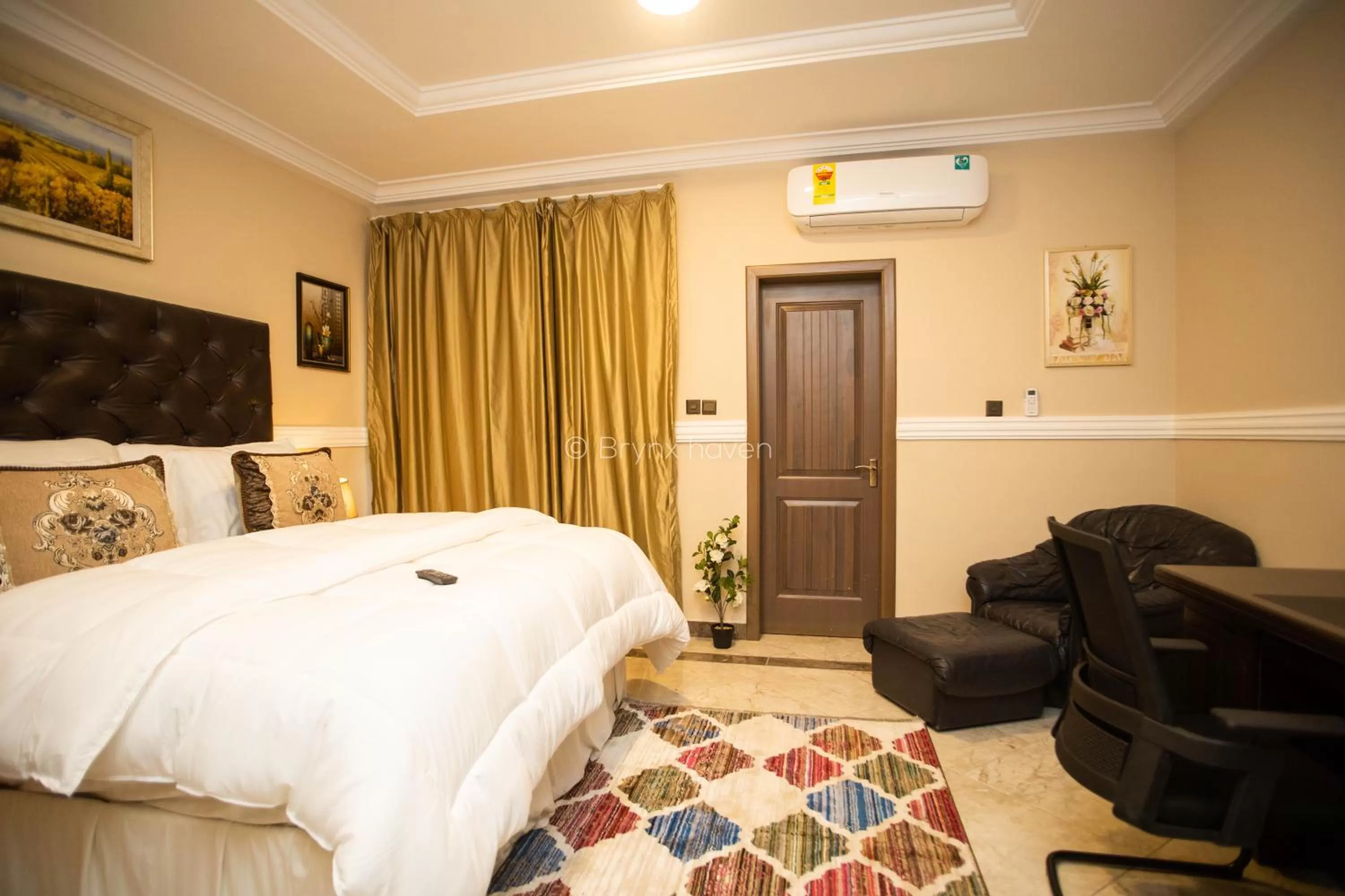 Bed in Brynx Haven - Cape Coast