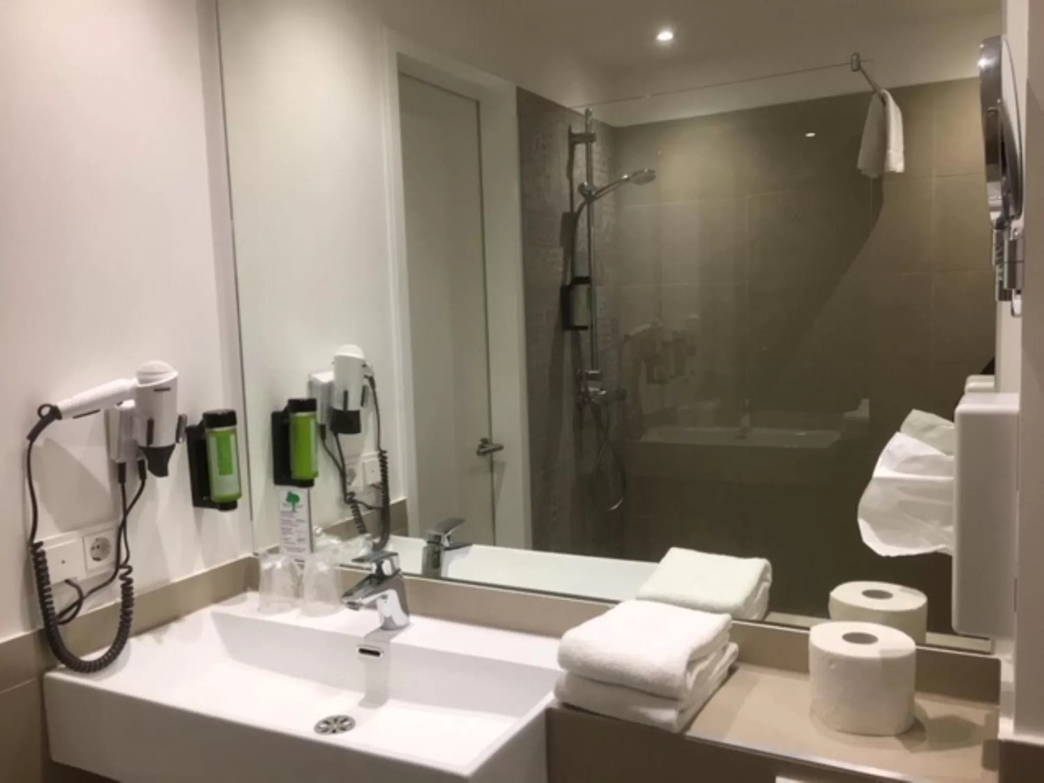 Bathroom in SleepySleepy Hotel Dillingen