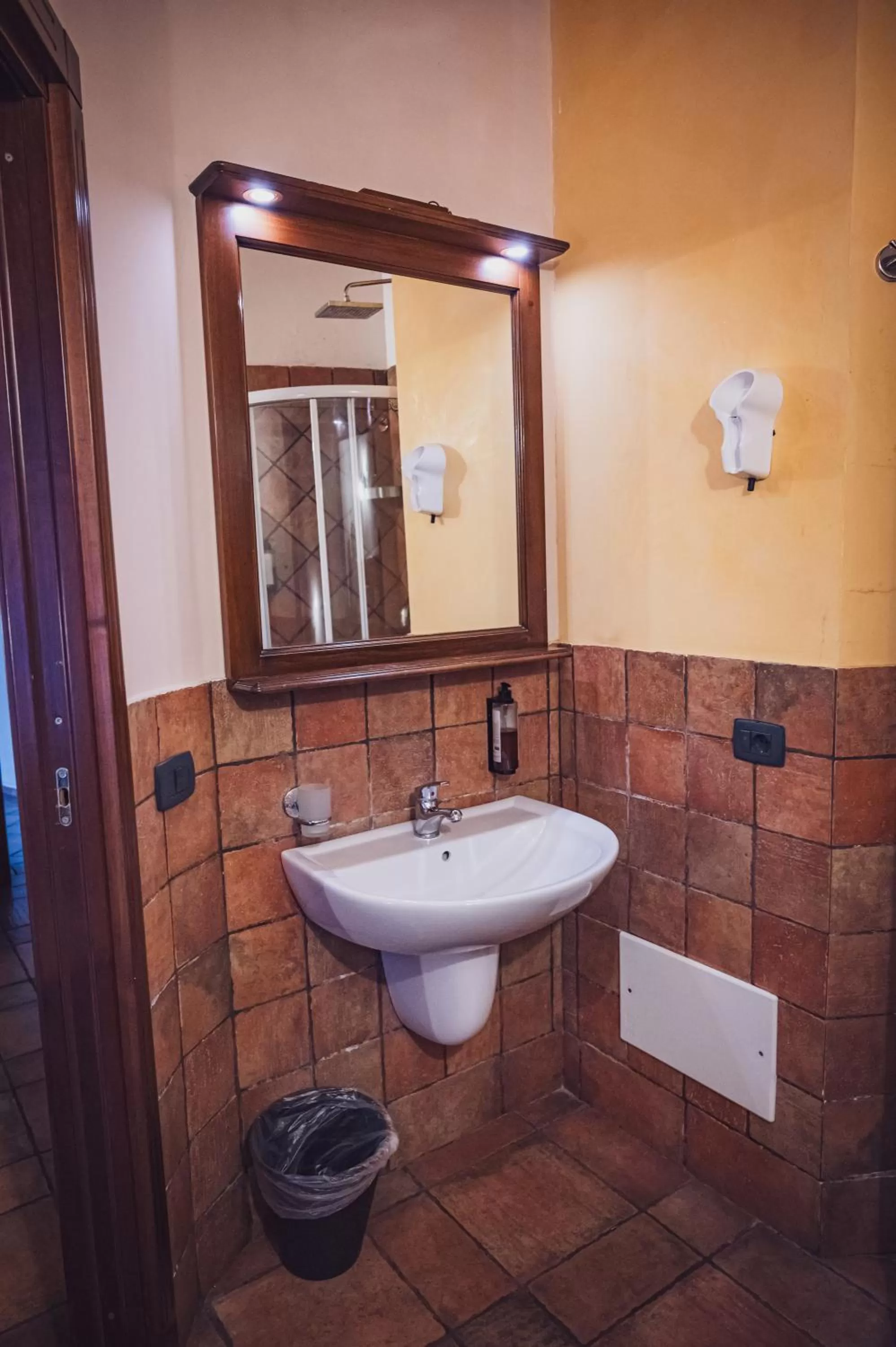 Shower, Bathroom in La Dimora del Faro