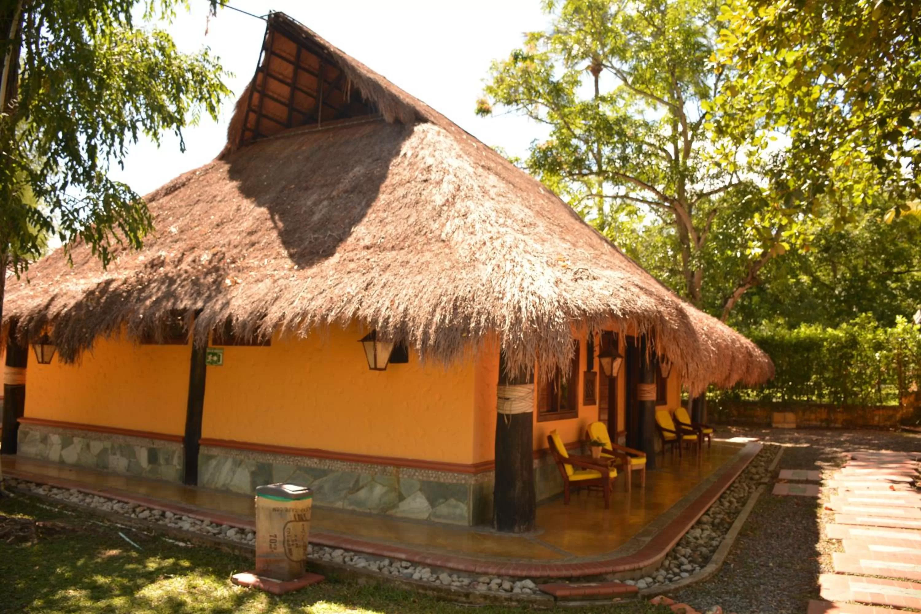 Property building in Hotel Portón del Sol