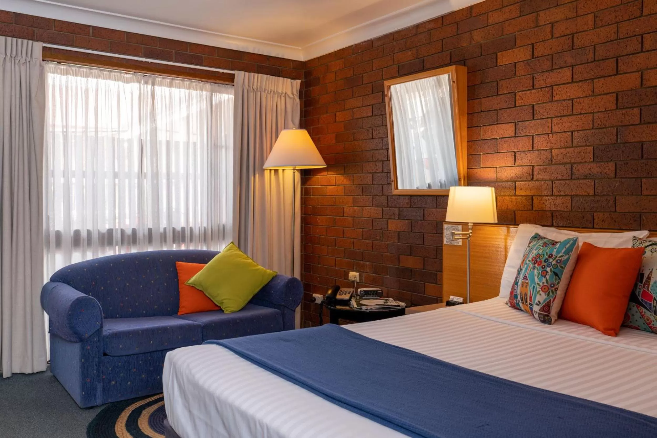 Bed in Country Pathfinder Motor Inn