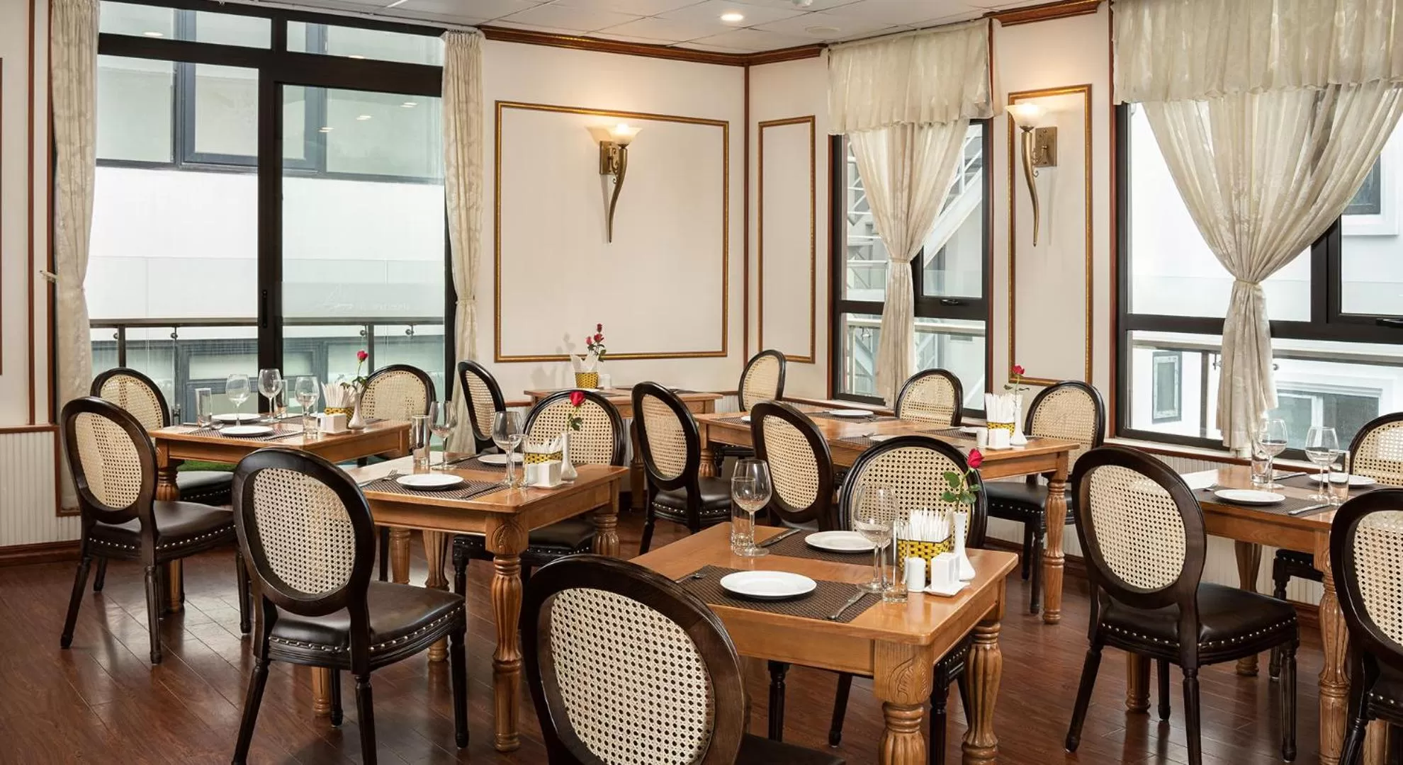 Restaurant/places to eat in Affa Boutique Hotel