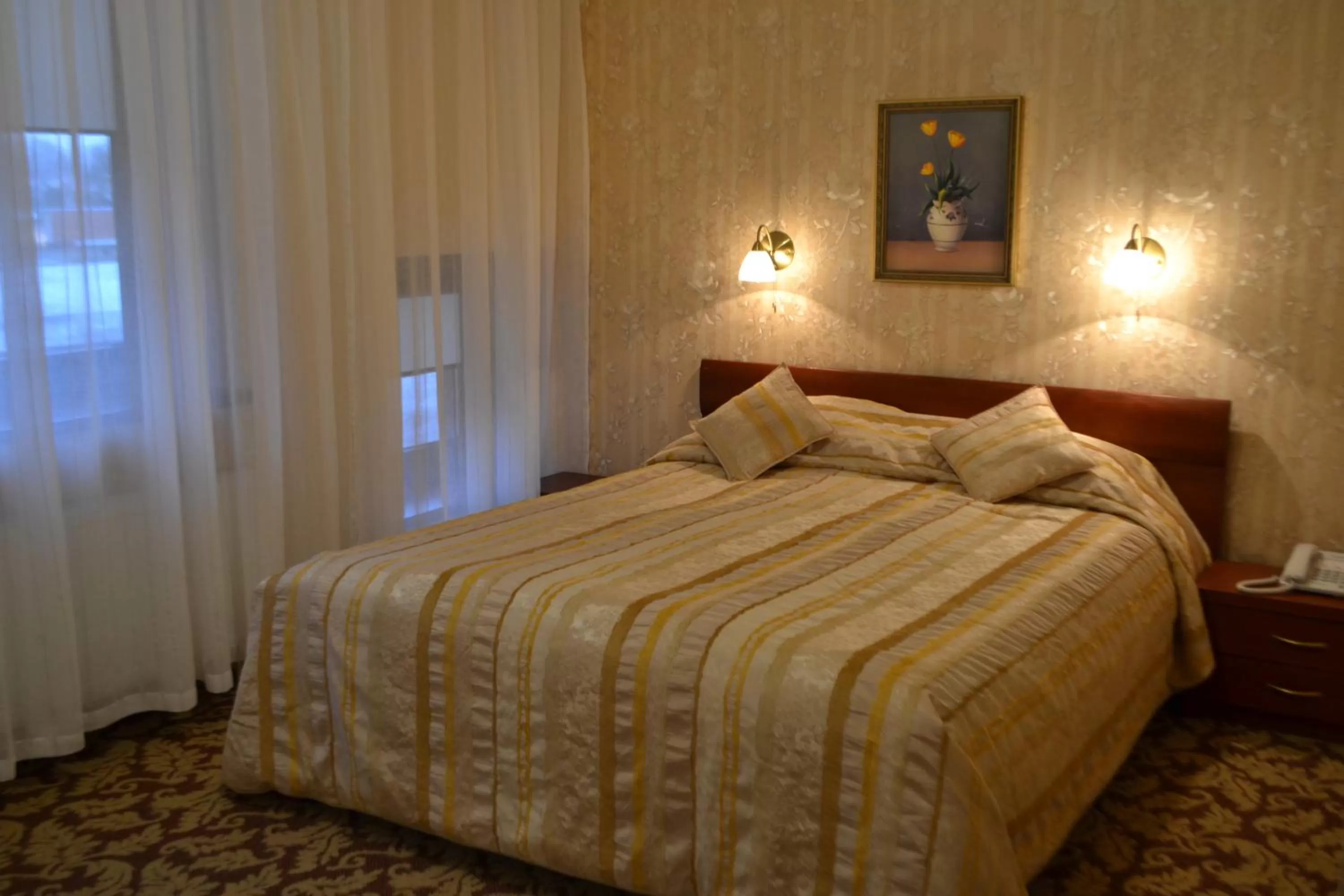 Photo of the whole room, Bed in Gilija