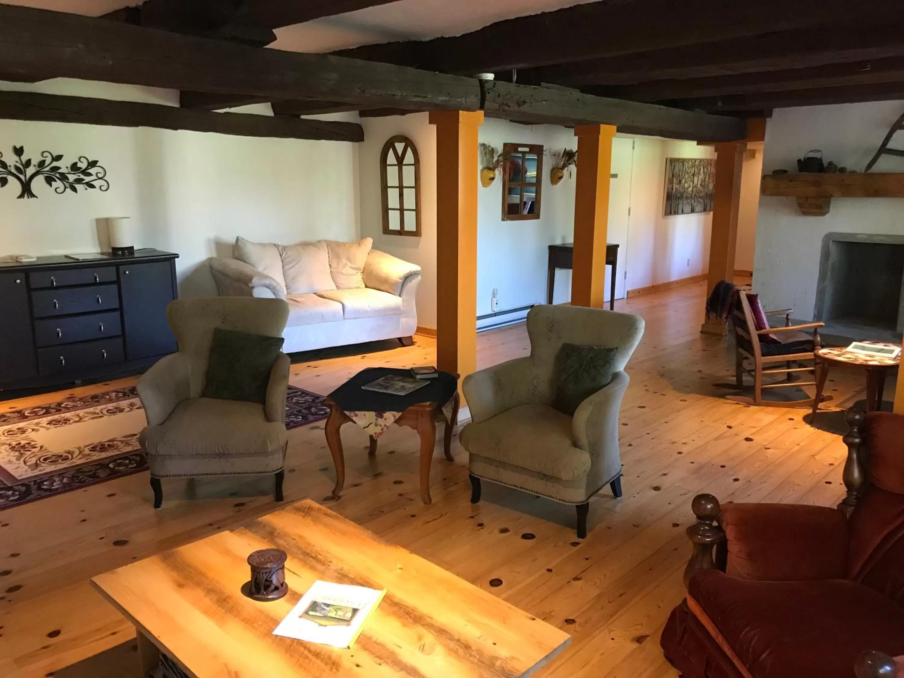 Communal lounge/ TV room, Seating Area in La Grange Country Inn