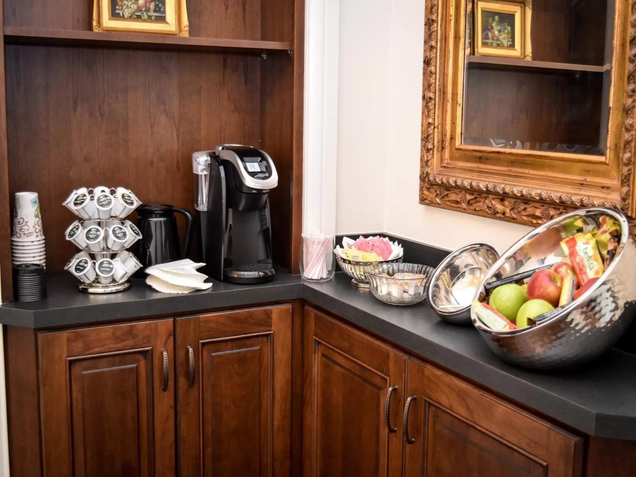 Coffee/tea facilities in Inn at Evergreen