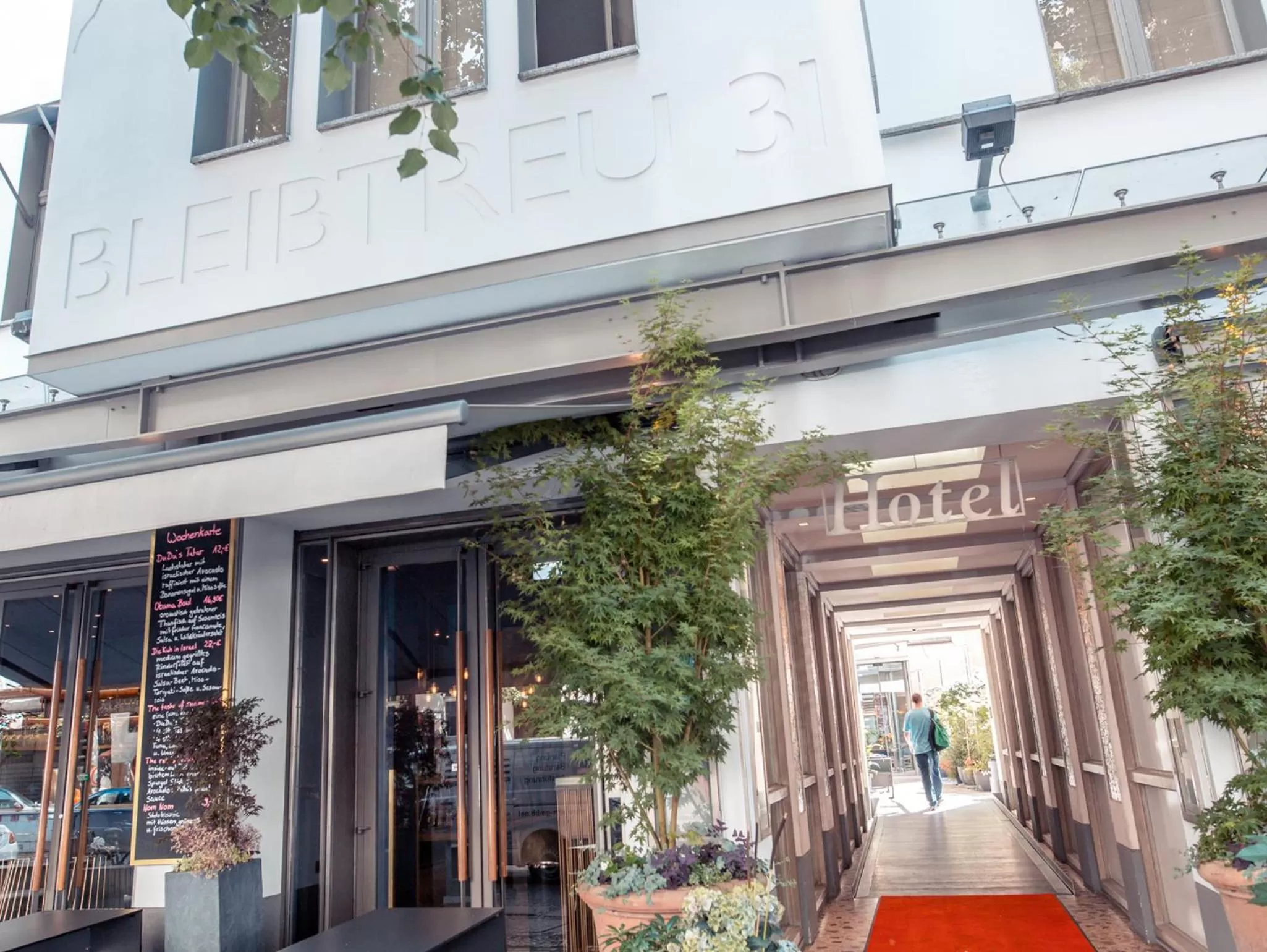 Property building in Hotel Bleibtreu Berlin by Golden Tulip